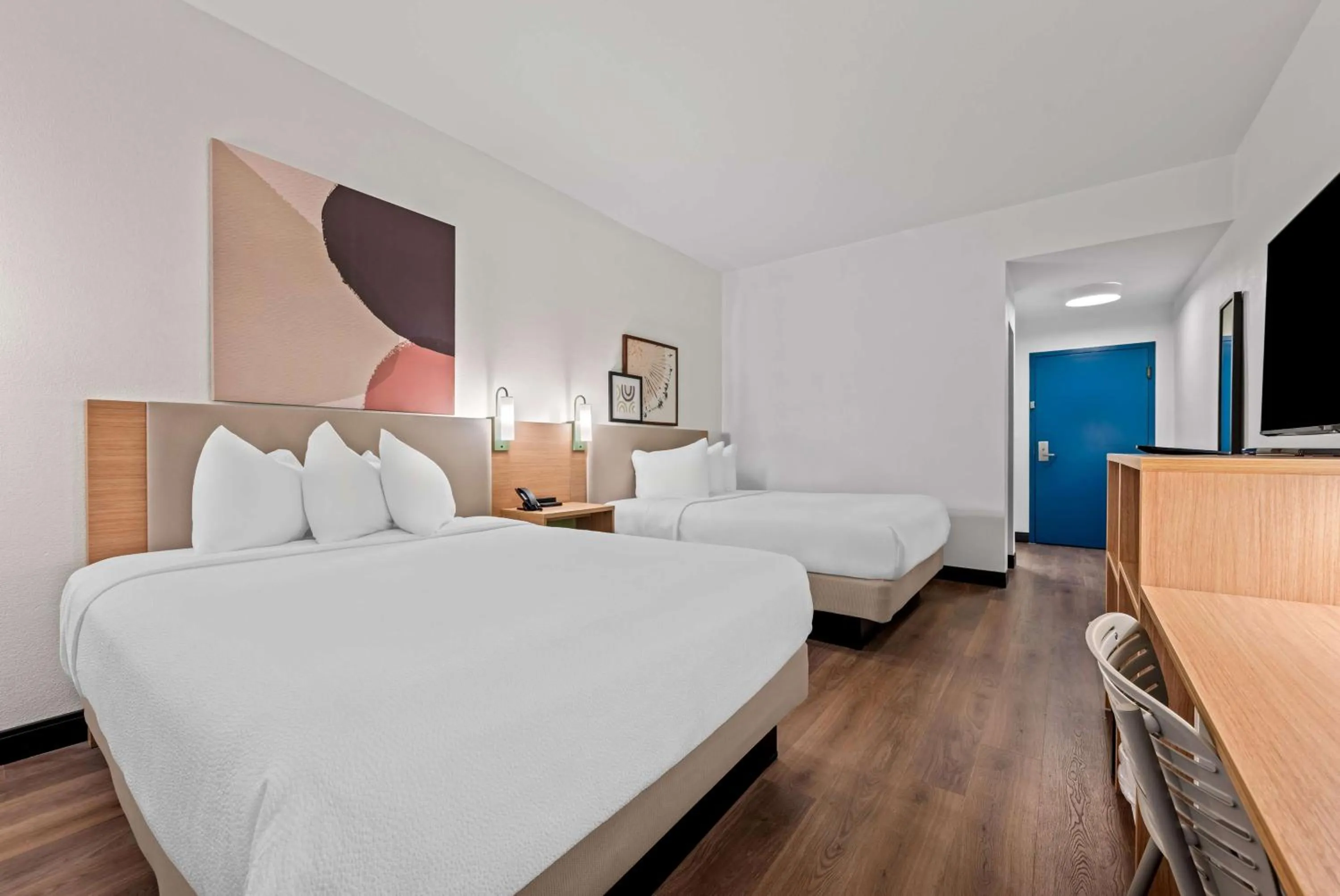 Bed in Spark by Hilton Tuscaloosa University