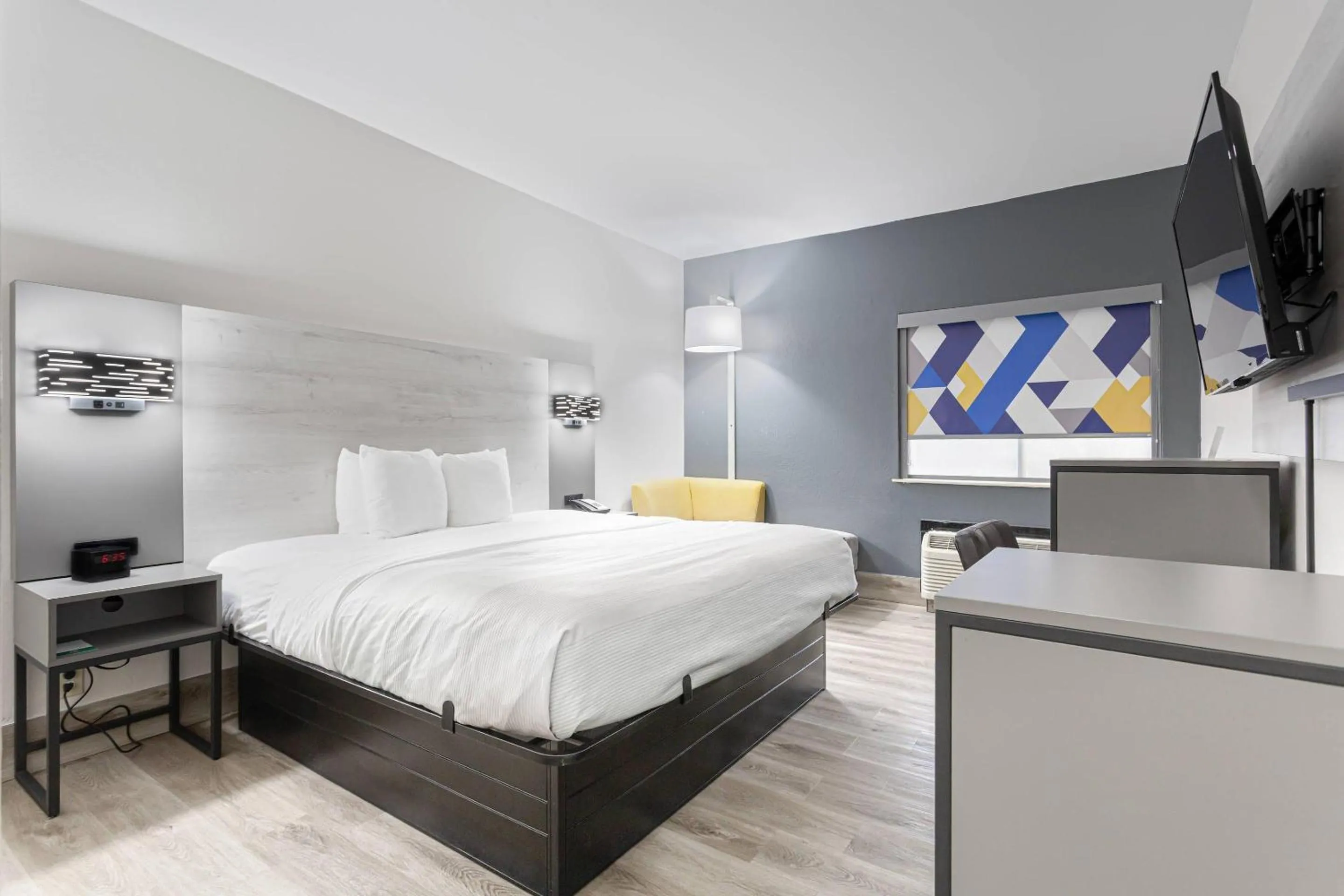 Bedroom, Bed in Quality Inn Prattville I-65