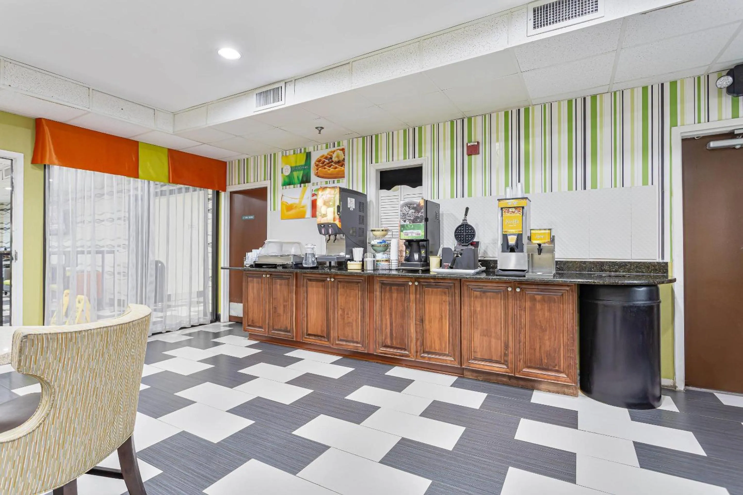 Breakfast in Quality Inn Prattville I-65