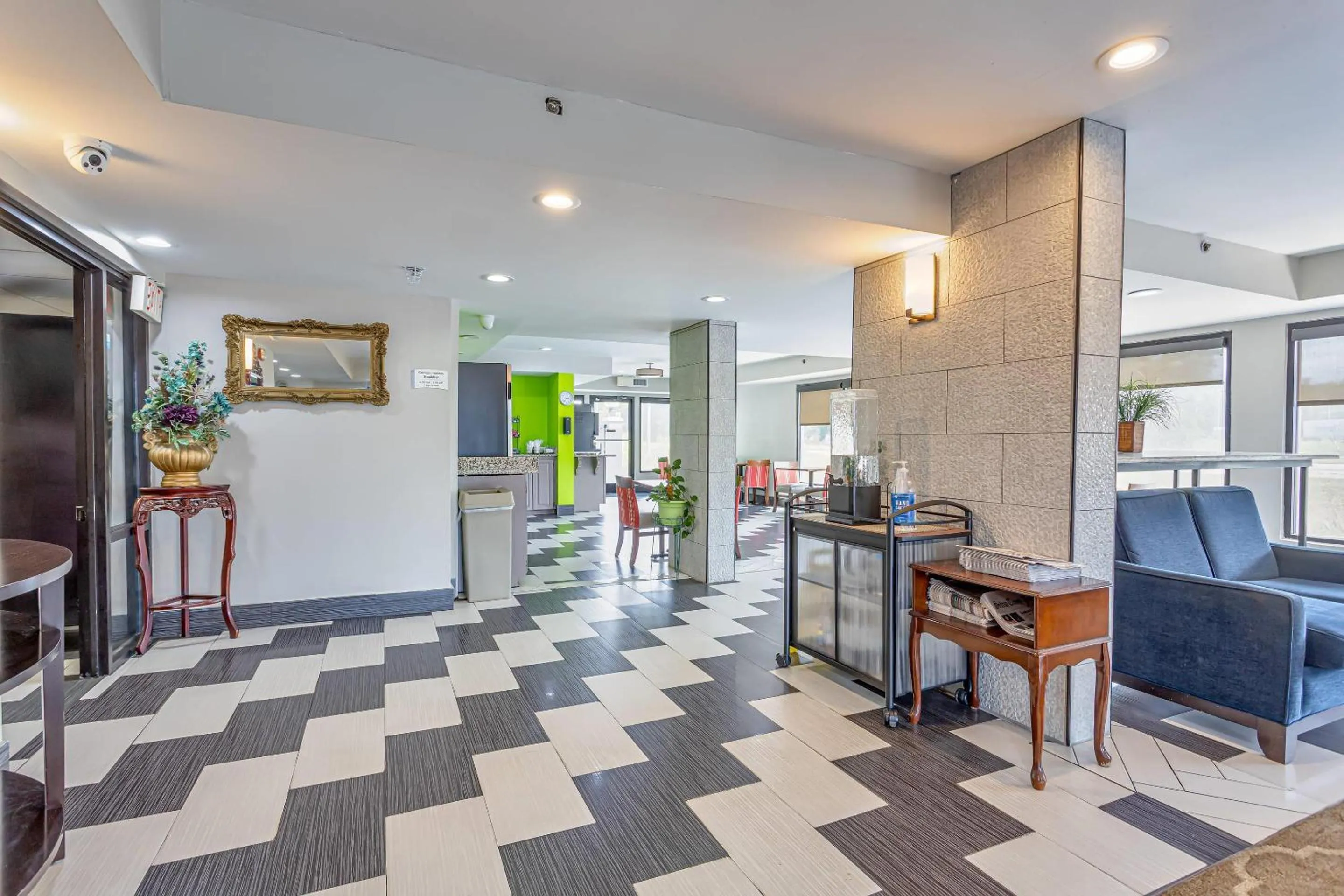 Lobby or reception in Quality Inn Edmund Pettus Bridge area