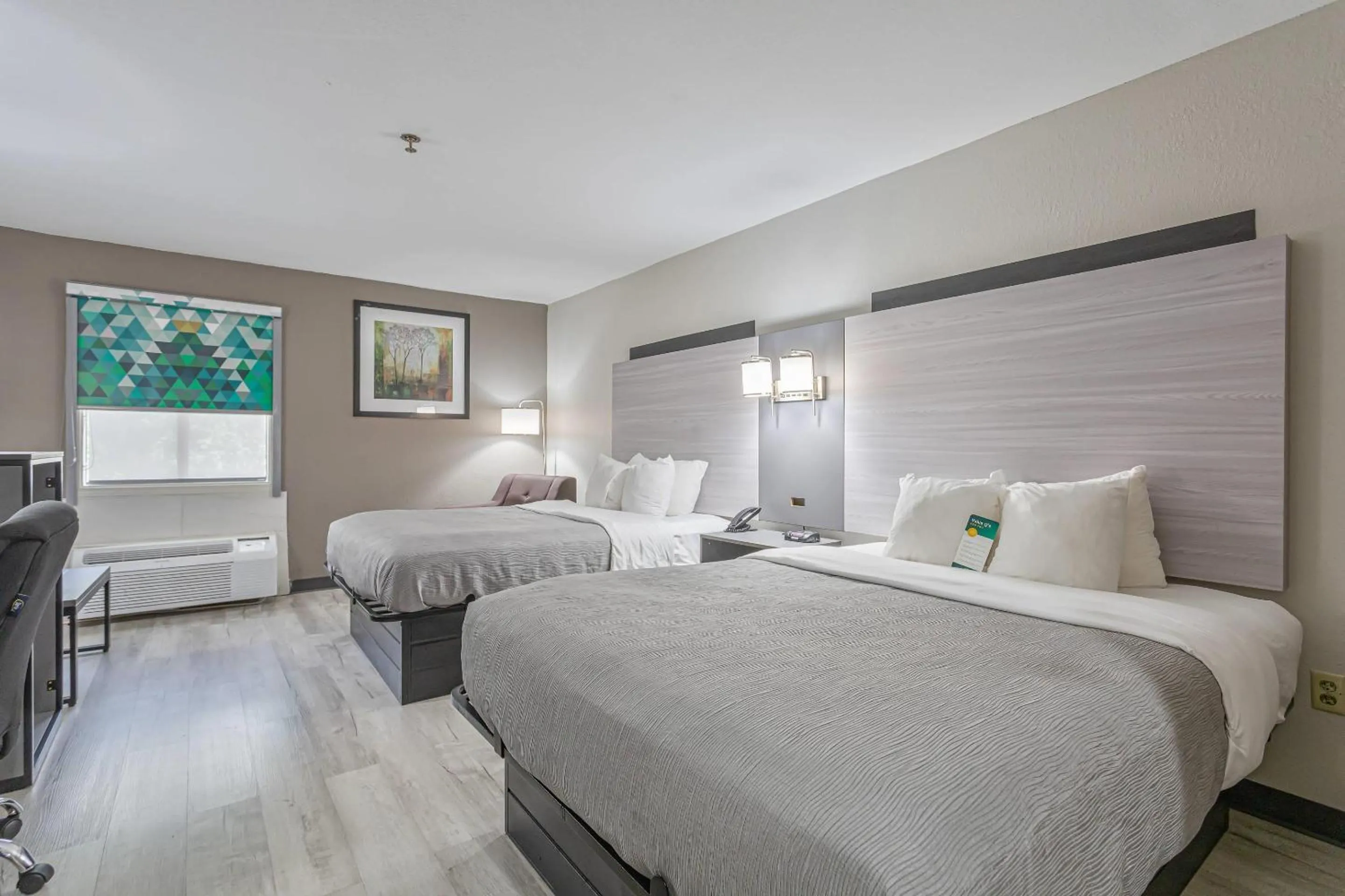 Bedroom, Bed in Quality Inn Edmund Pettus Bridge area