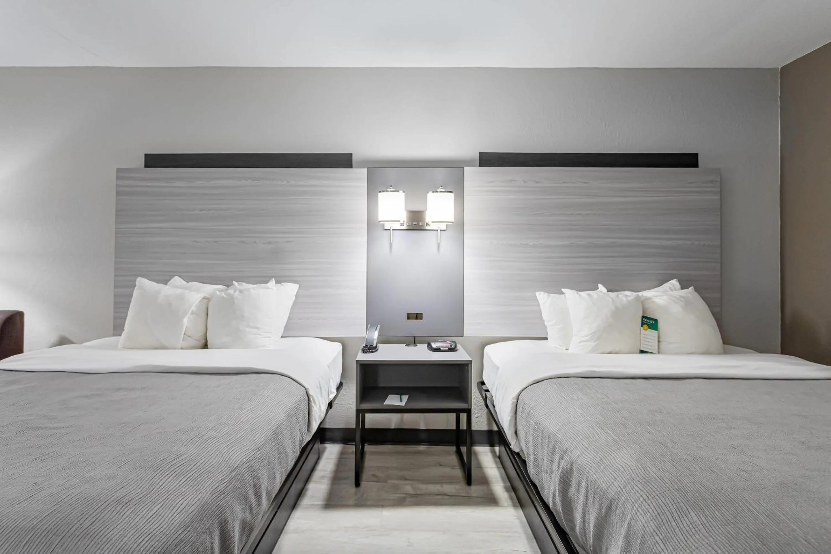 Bedroom, Bed in Quality Inn Edmund Pettus Bridge area