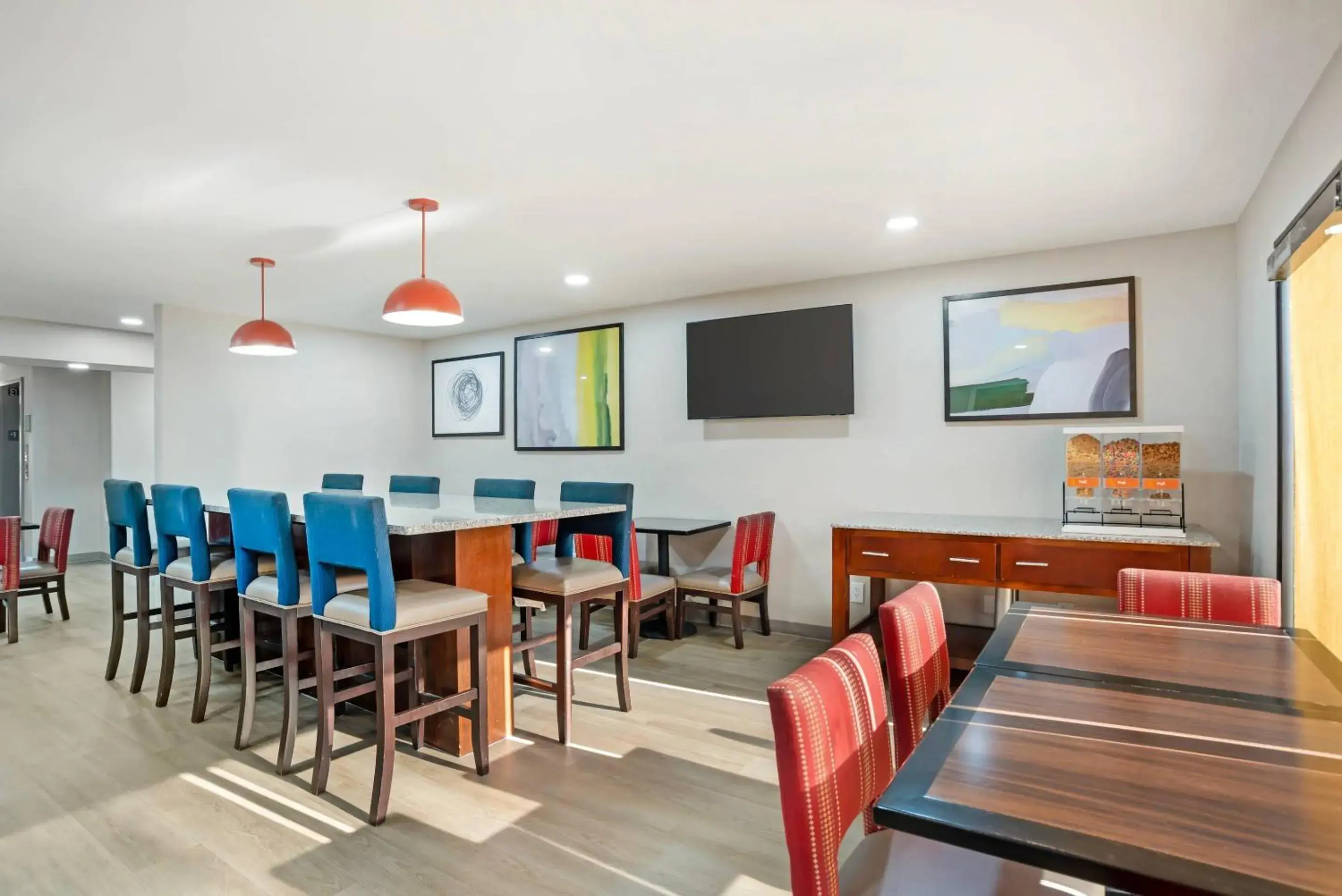 Breakfast in Comfort Inn Livingston Breakfast in Comfort Inn Livingston