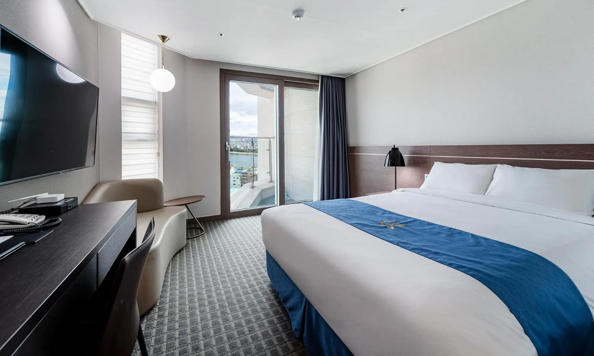 Bed in Golden Tulip Essential Namgang