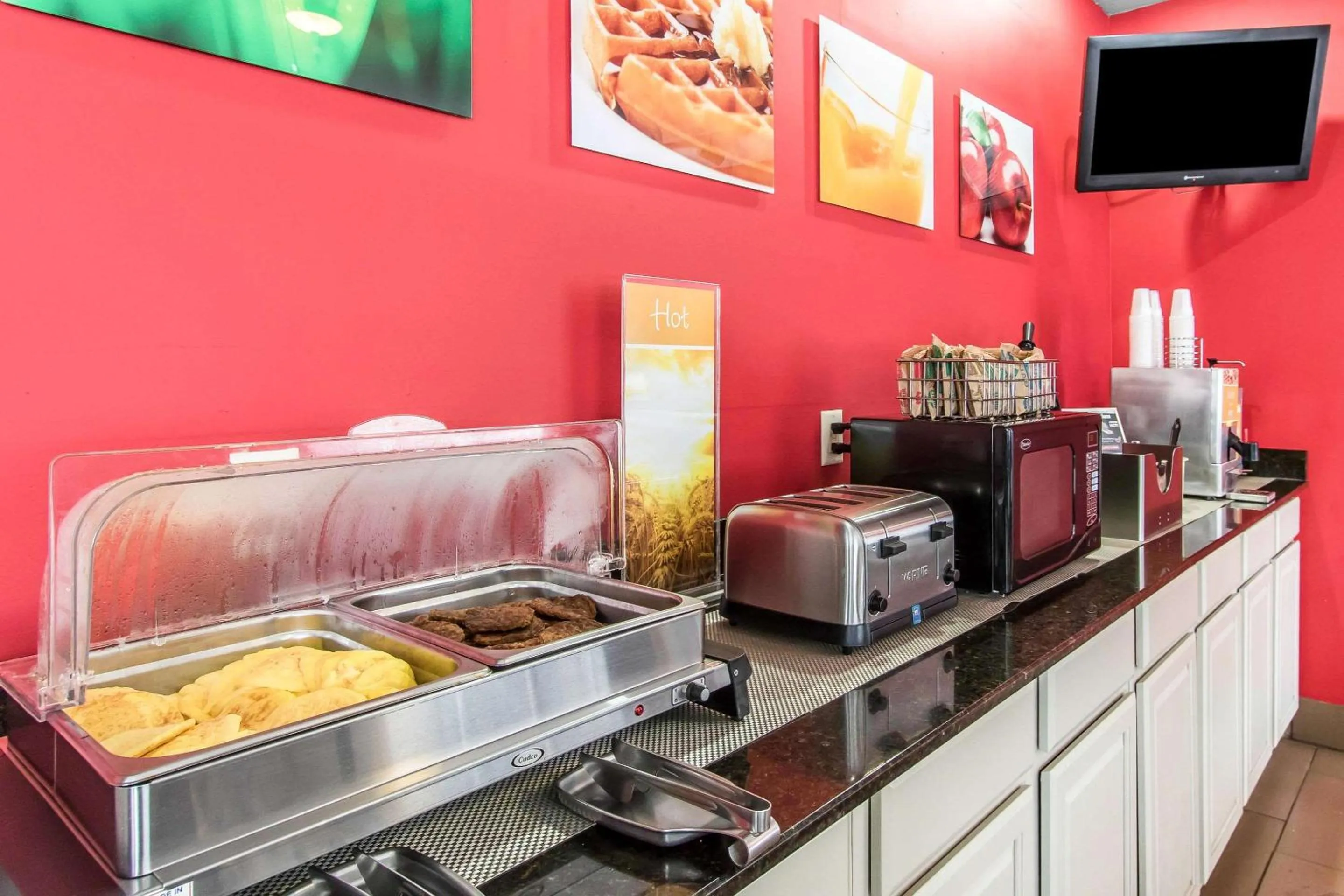 Restaurant/places to eat in Quality Inn Downtown Historic District