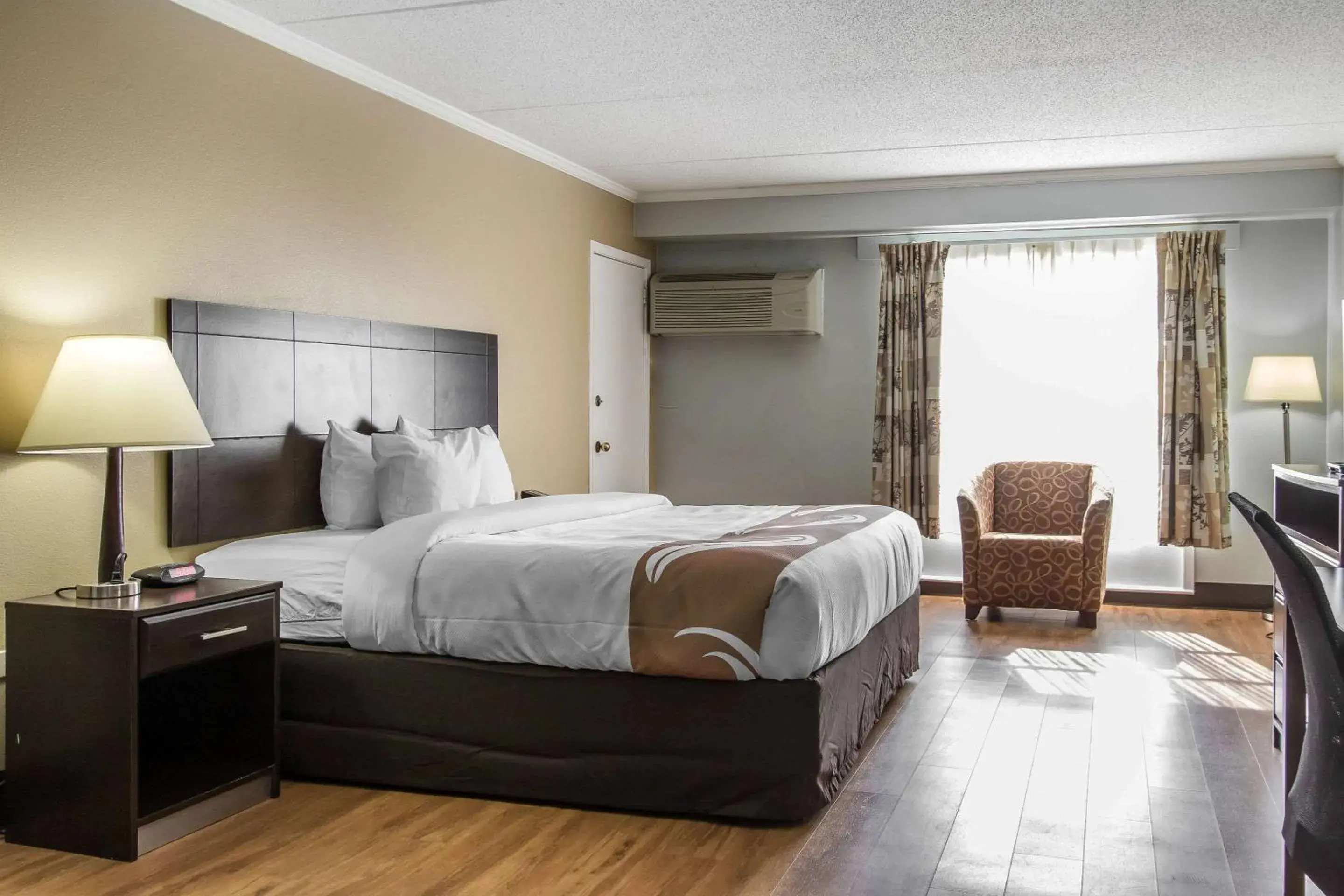 Photo of the whole room, Bed in Quality Inn Downtown Historic District Photo of the whole room, Bed in Quality Inn Downtown Historic District