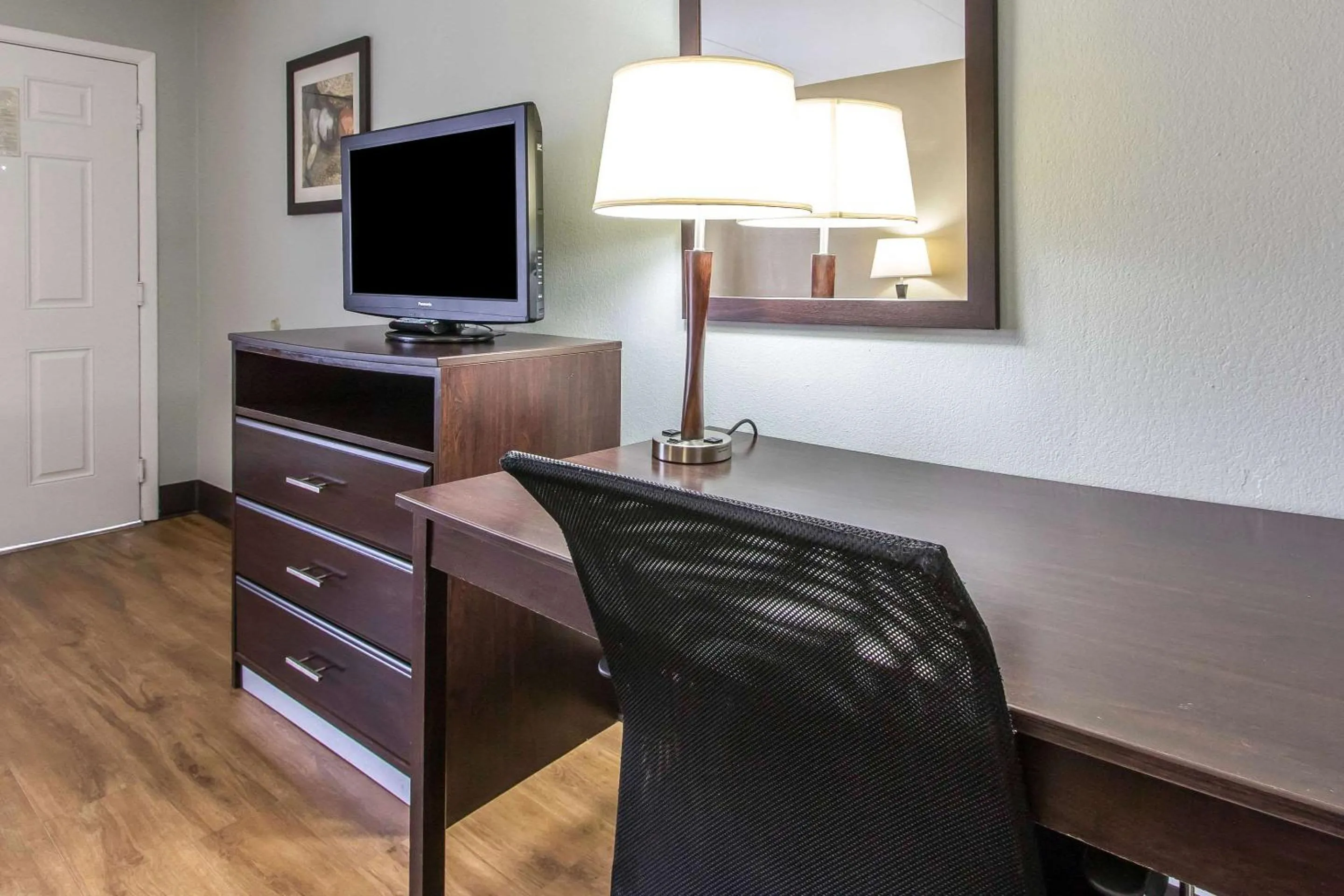 Photo of the whole room in Quality Inn Downtown Historic District