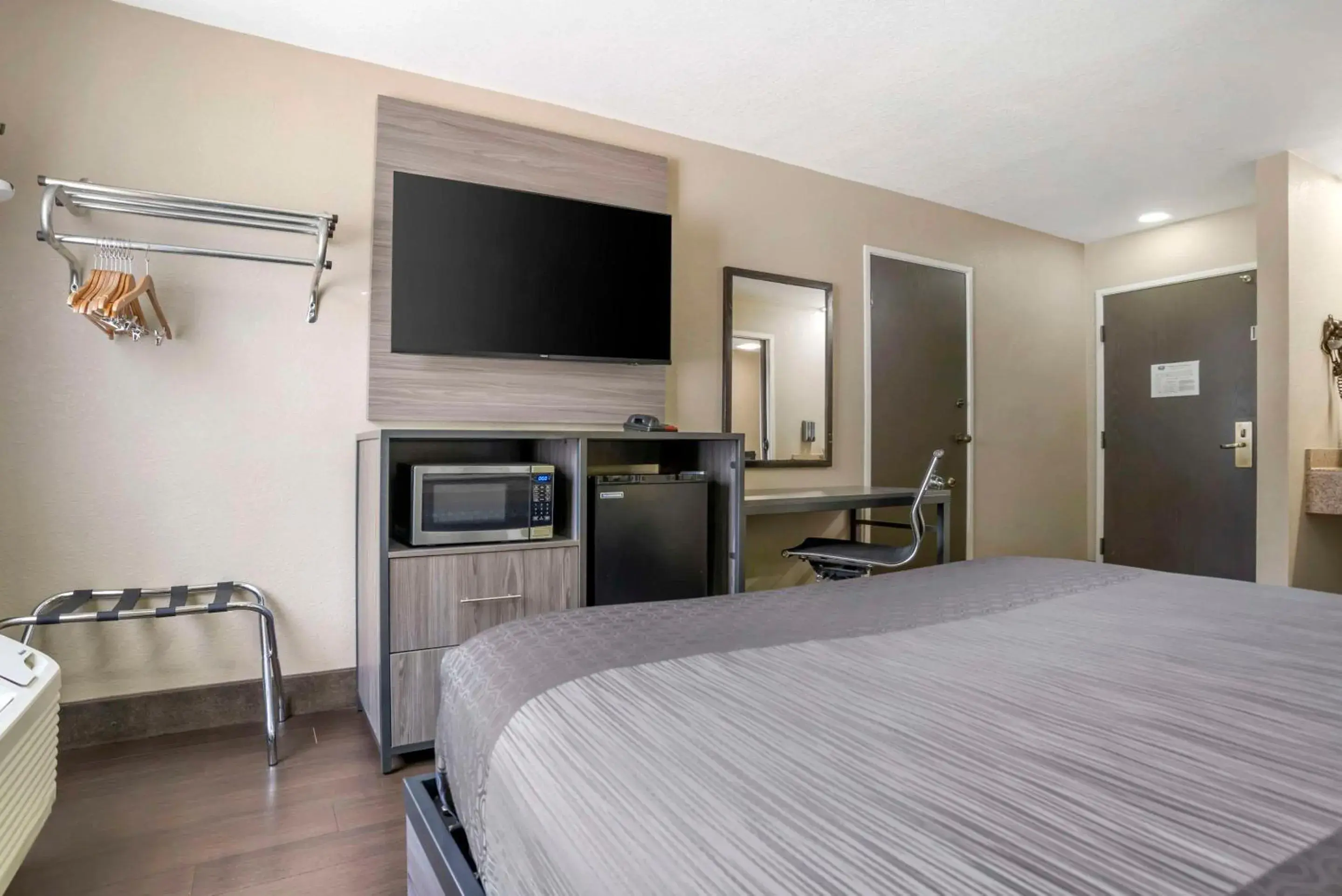 Bedroom, Bed in Rodeway Inn Tuscaloosa near University Bedroom, Bed in Rodeway Inn Tuscaloosa near University