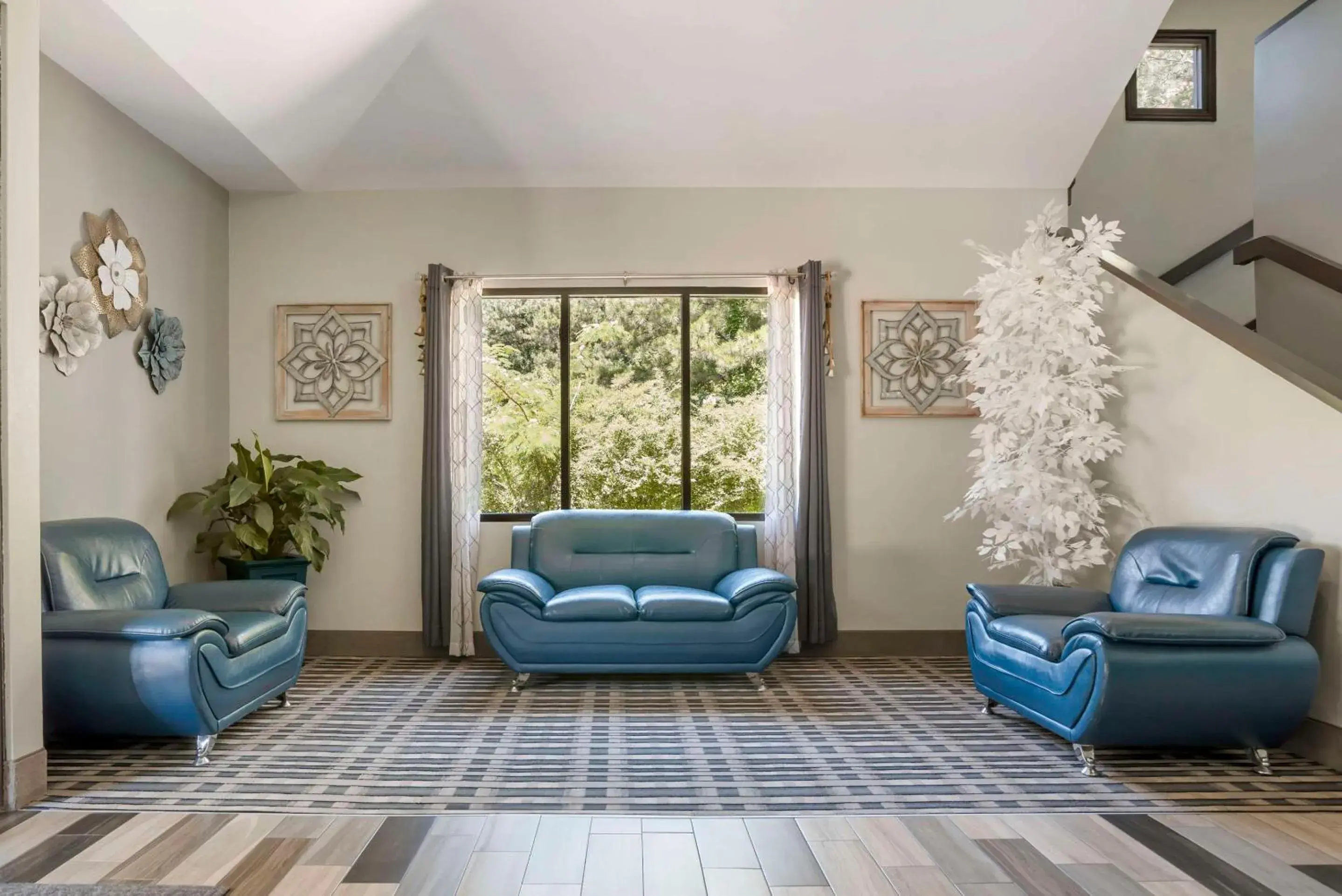 Lobby or reception in Rodeway Inn Tuscaloosa near University Lobby or reception in Rodeway Inn Tuscaloosa near University