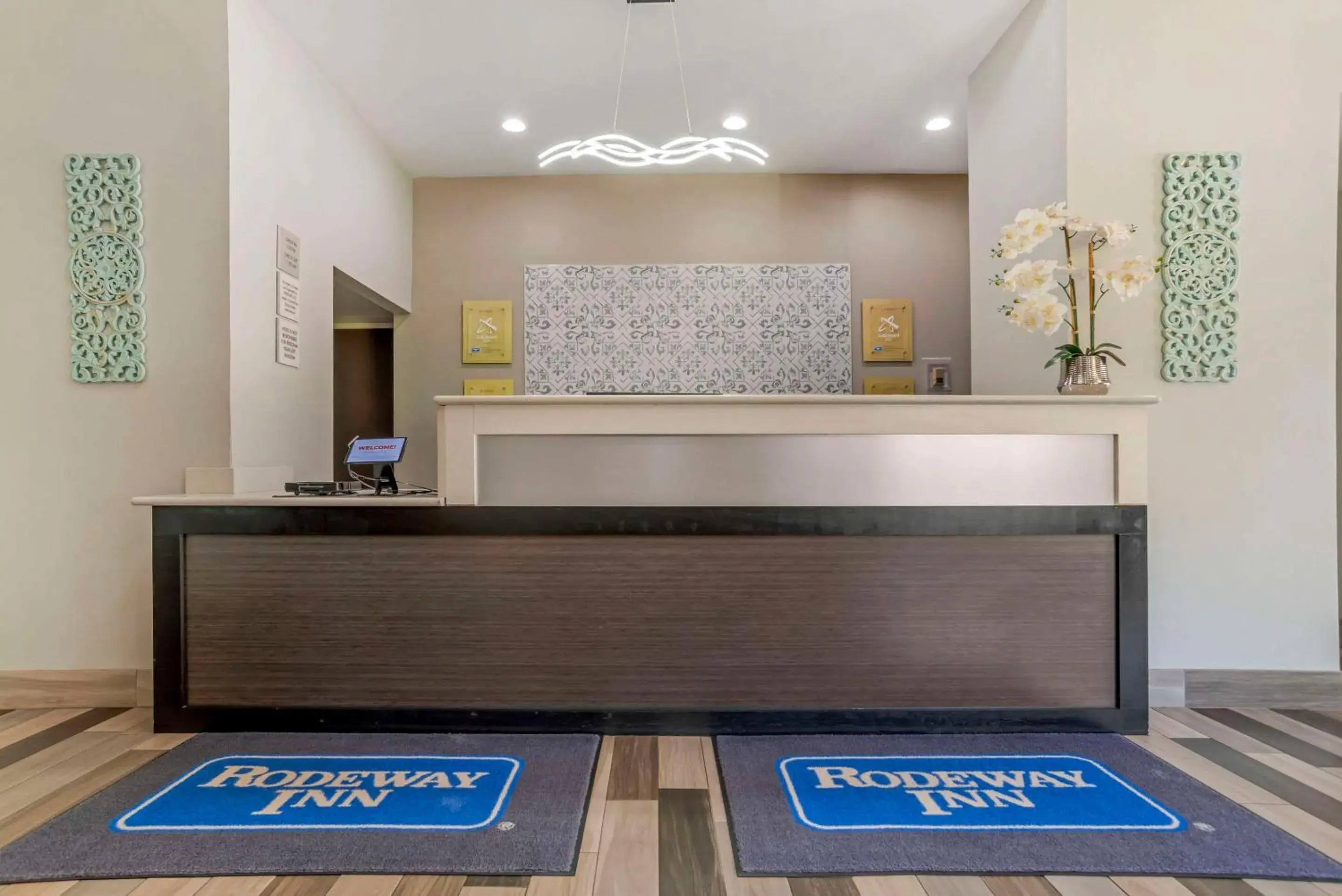 Lobby or reception in Rodeway Inn Tuscaloosa near University Lobby or reception in Rodeway Inn Tuscaloosa near University