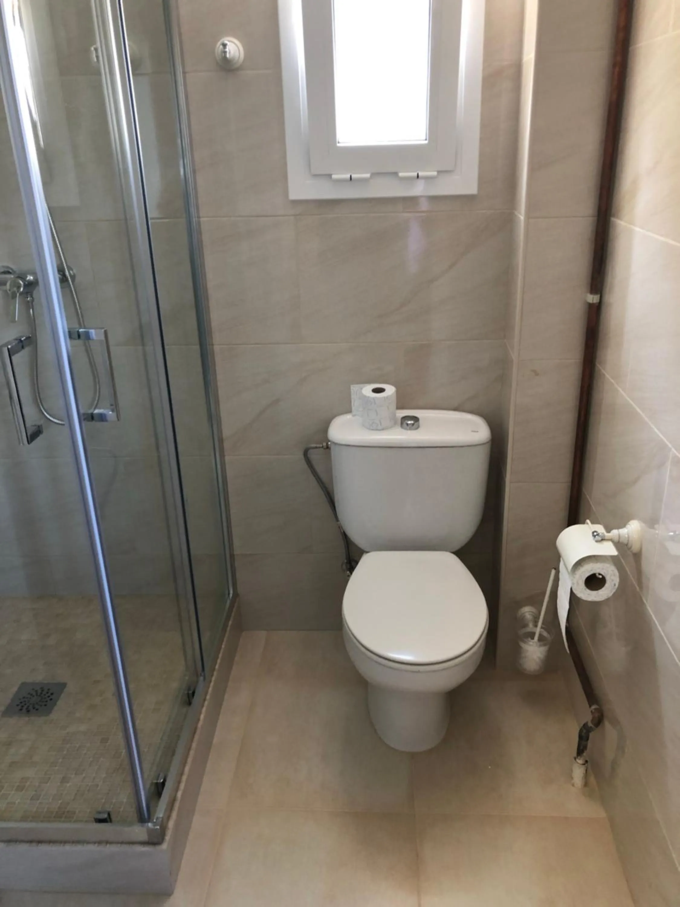 Bathroom in Hostel Penedes