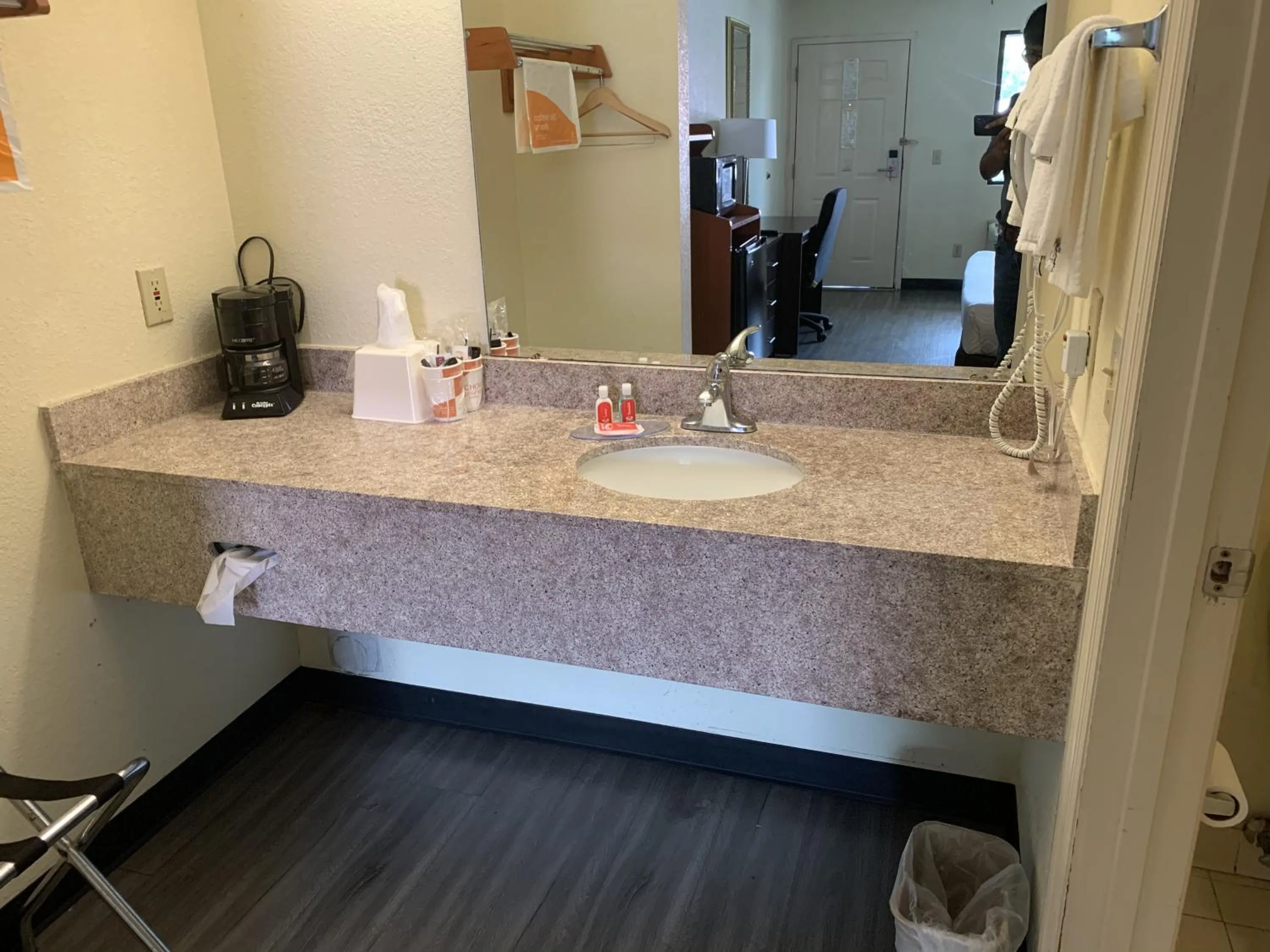 Bathroom in Econo Lodge Troy