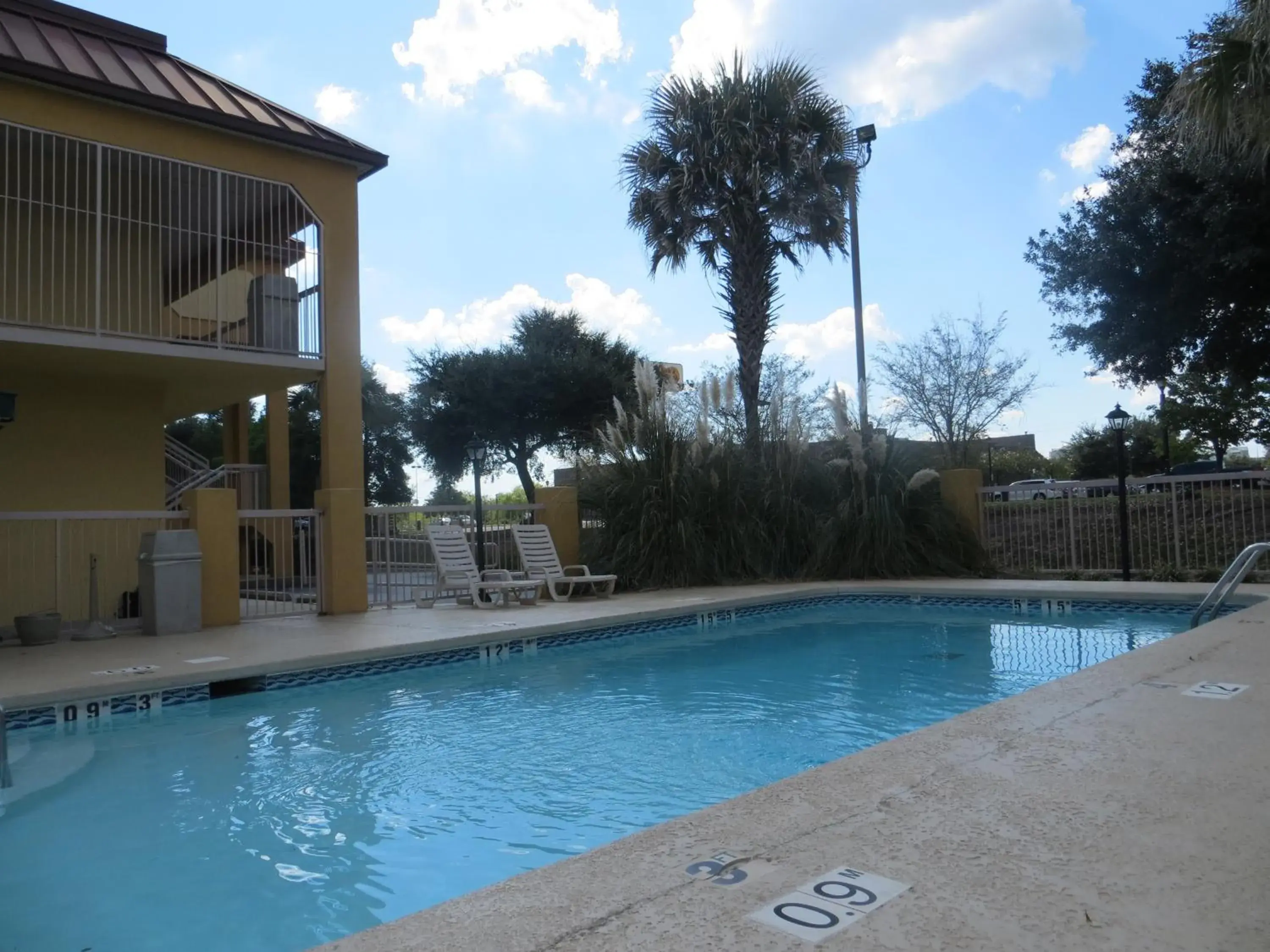 Swimming Pool in Fairview Inn & Suites Mobile