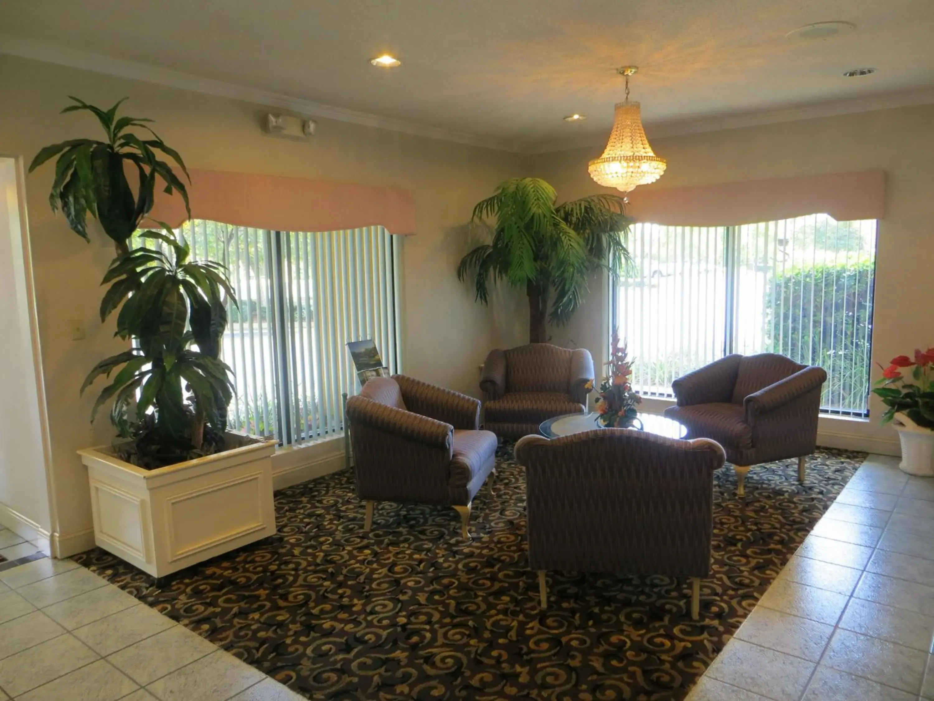 Lobby or reception, Seating Area in Fairview Inn & Suites Mobile