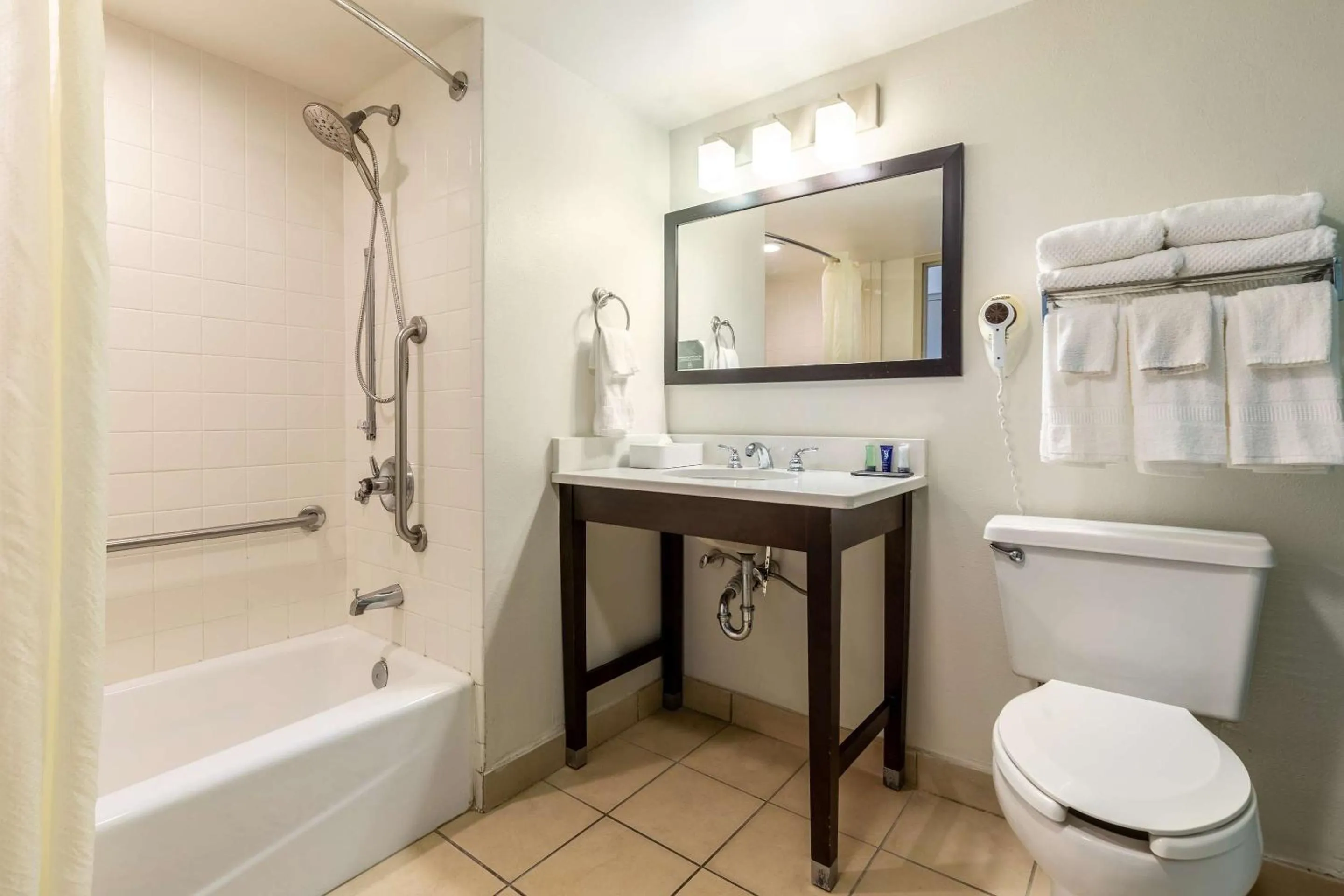 Bedroom in Sleep Inn Orange Beach