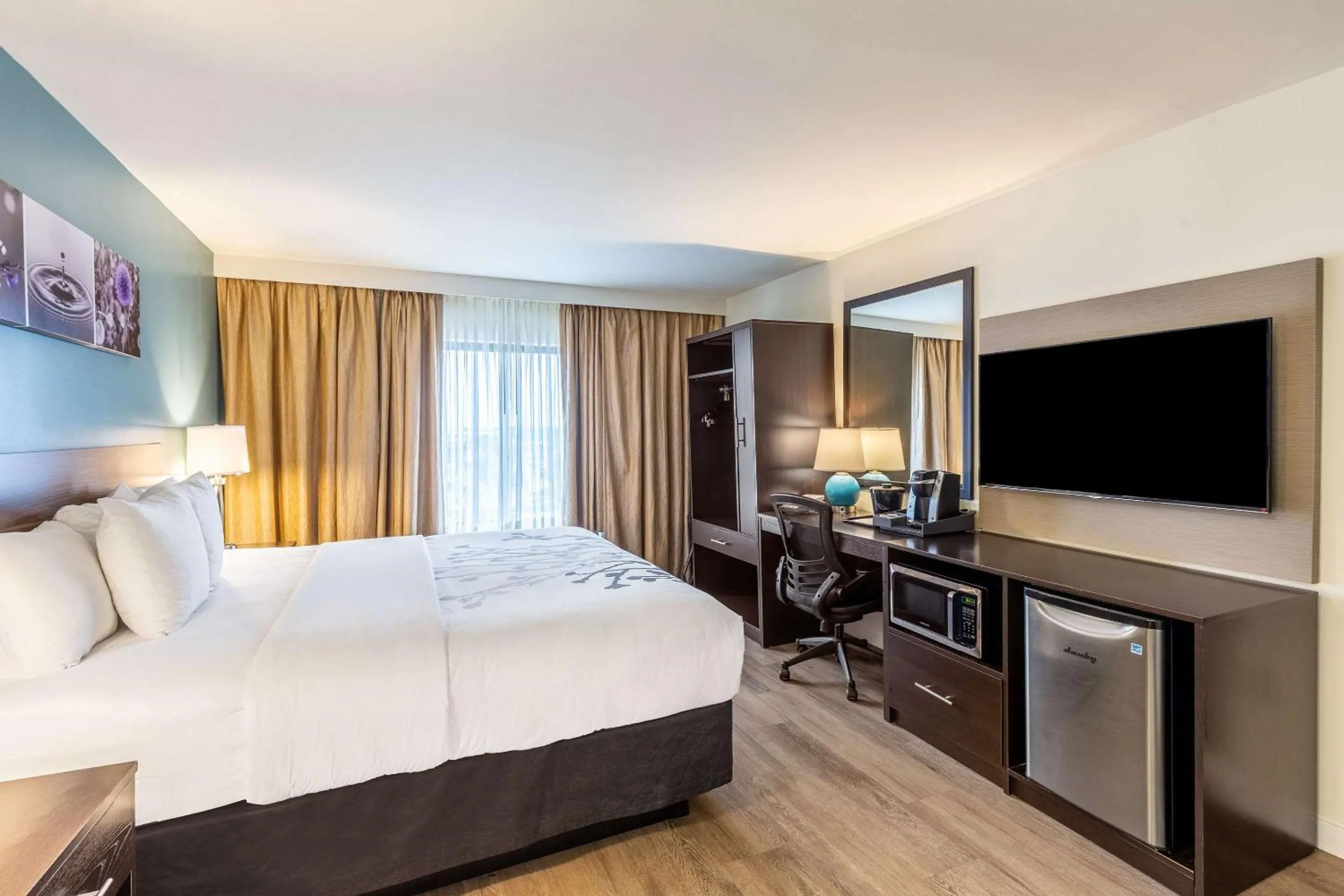 Bedroom, Bed in Sleep Inn Orange Beach