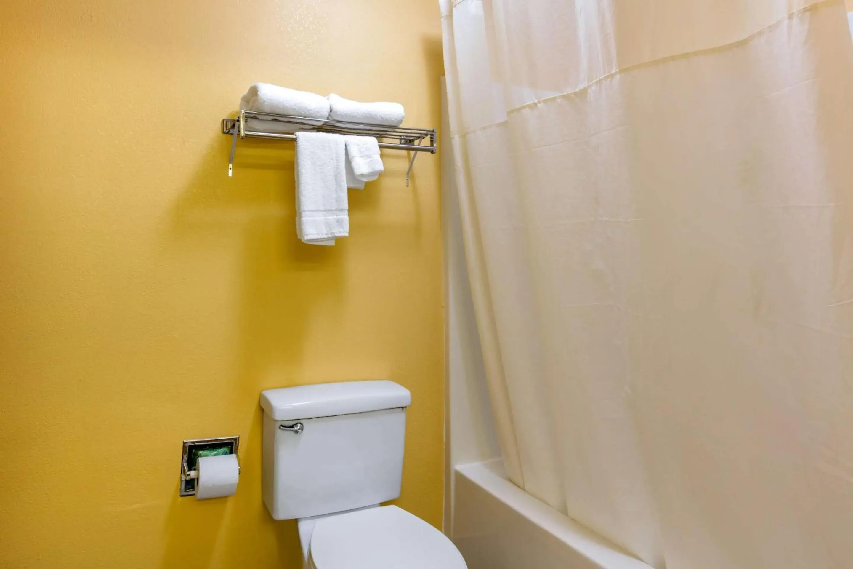 Bedroom in Quality Inn & Suites Montgomery East Carmichael Rd Bedroom in Quality Inn & Suites Montgomery East Carmichael Rd