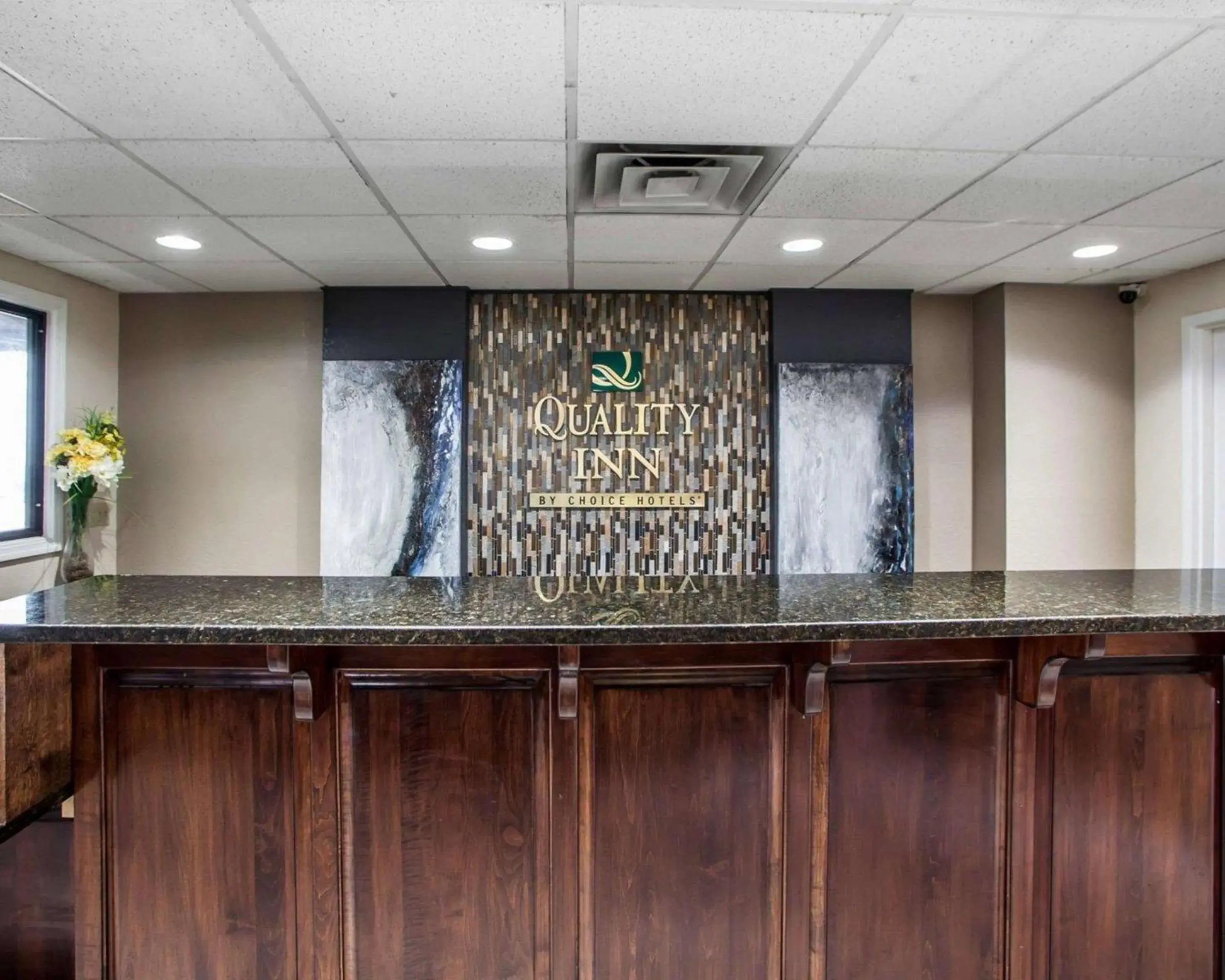 Lobby or reception in Quality Inn Florence East Lobby or reception in Quality Inn Florence East