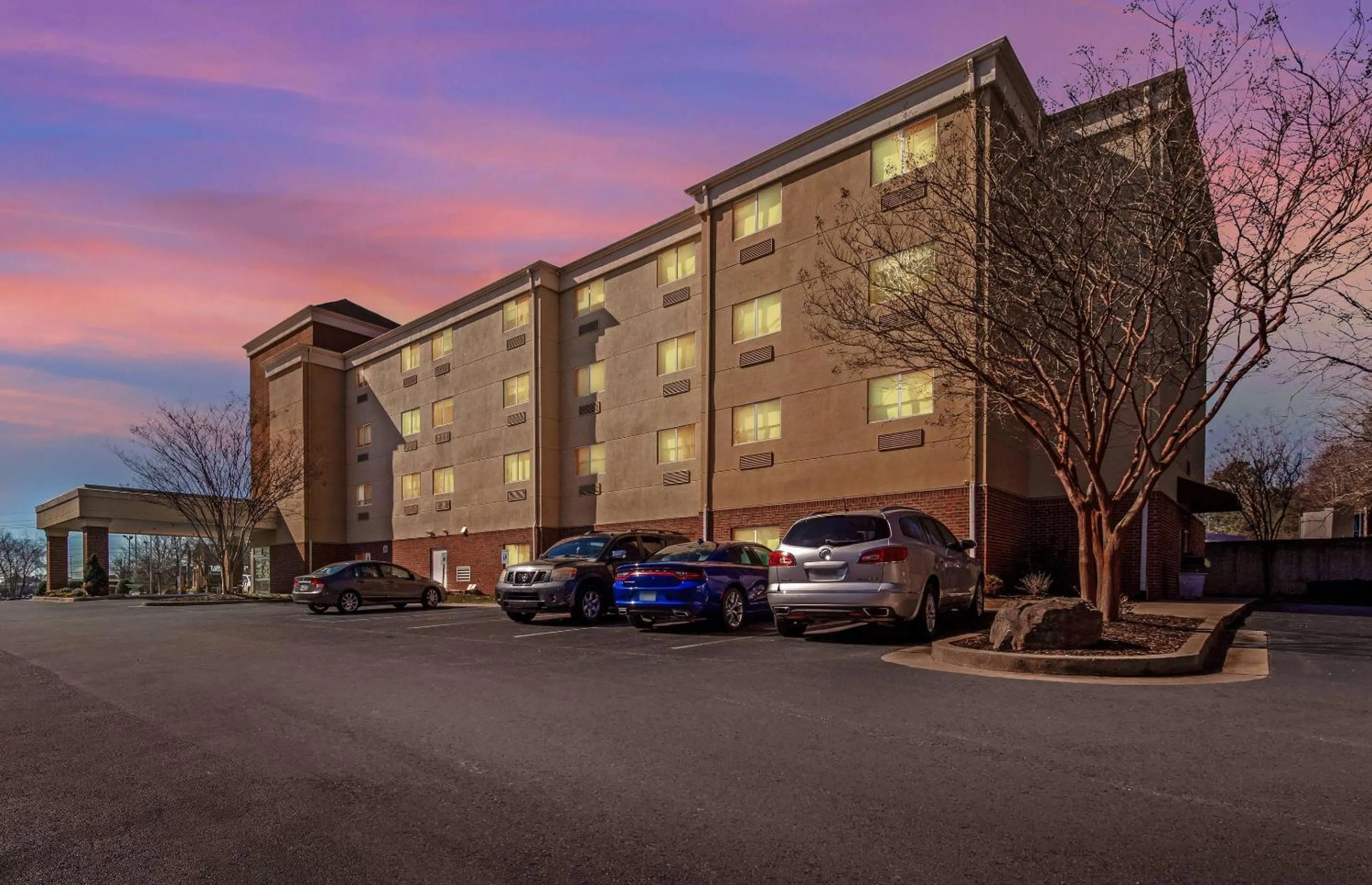 Property building in Comfort Suites Huntsville MidCity District at Research Park
