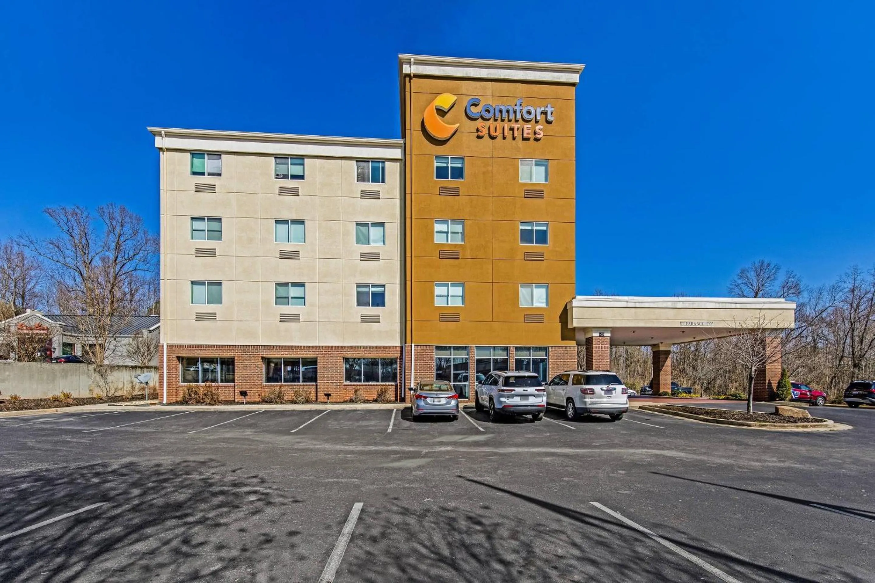Property building in Comfort Suites Huntsville MidCity District at Research Park