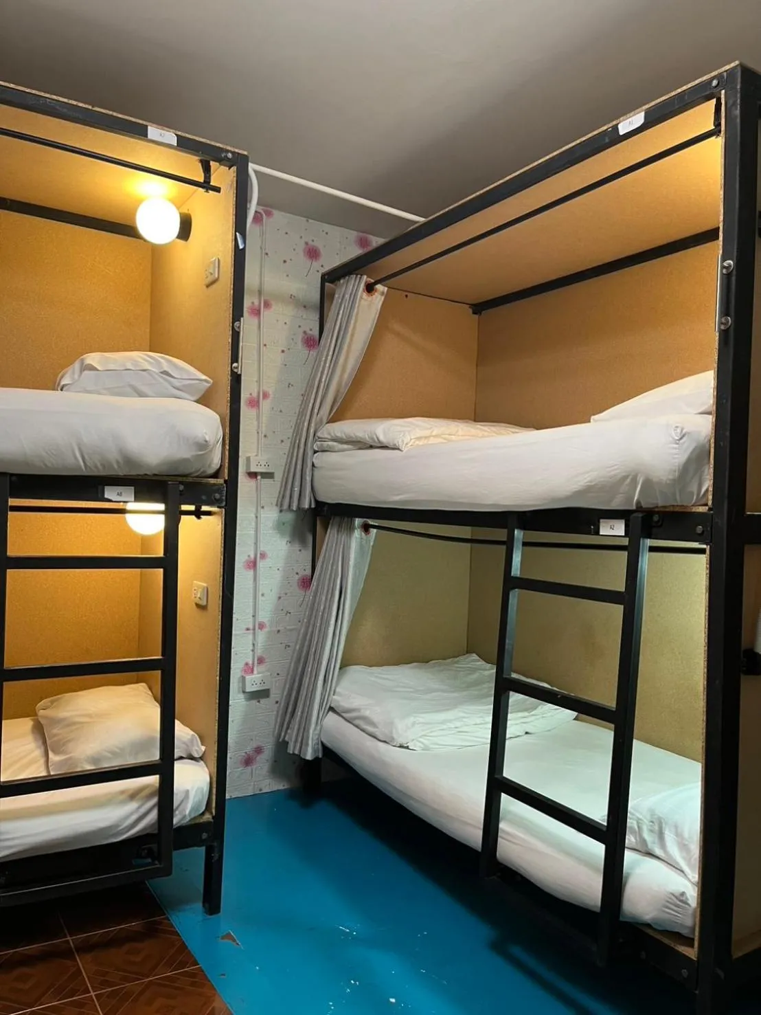 D​ Luck​ Hostel