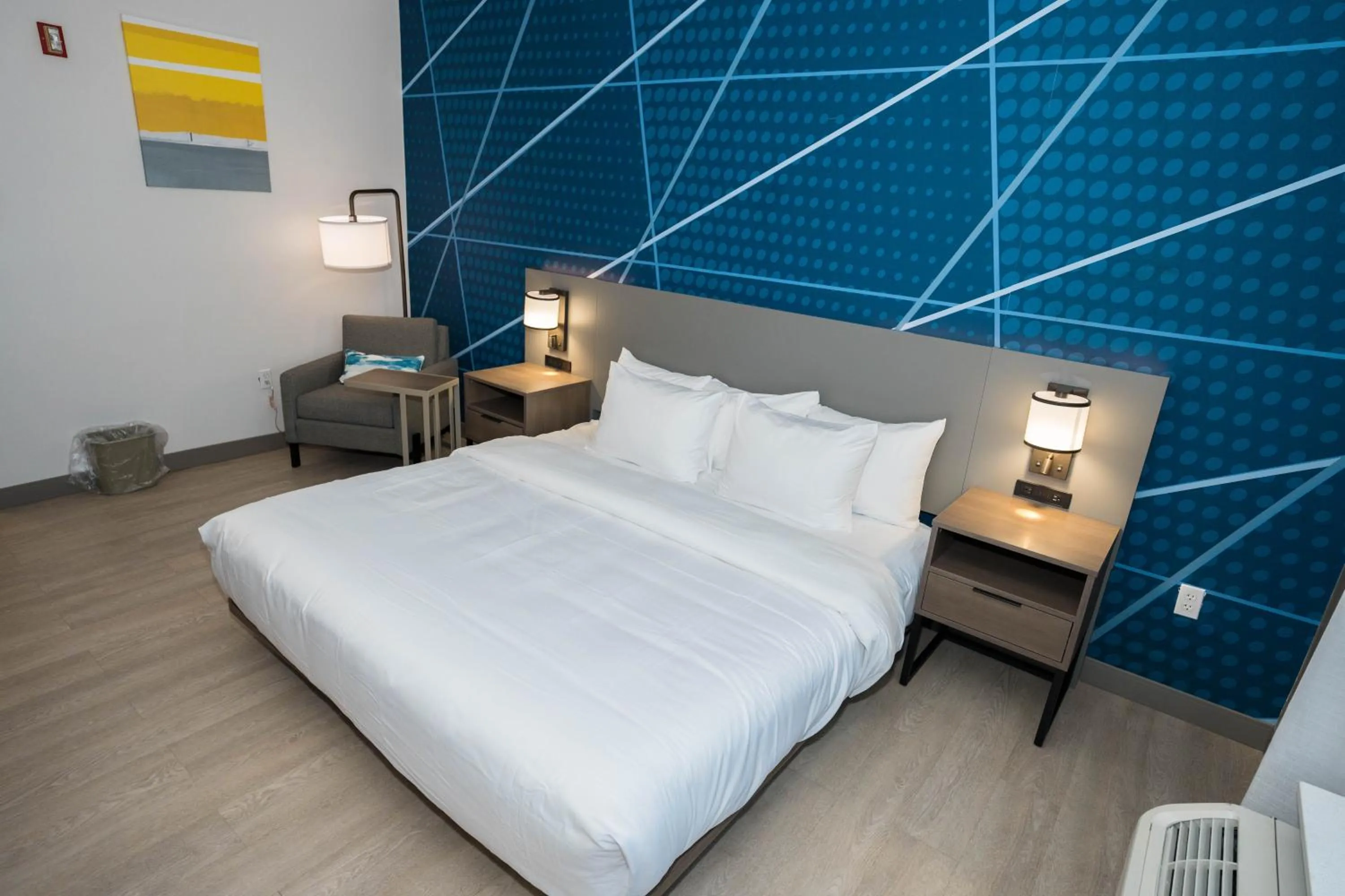 Photo of the whole room, Bed in Comfort Inn & Suites River City Decatur