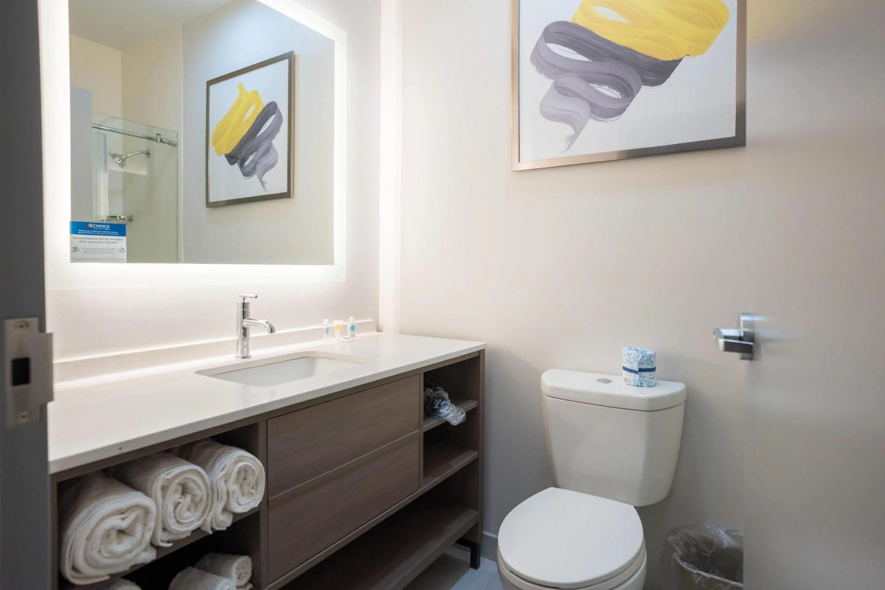 Bedroom in Comfort Inn & Suites River City Decatur