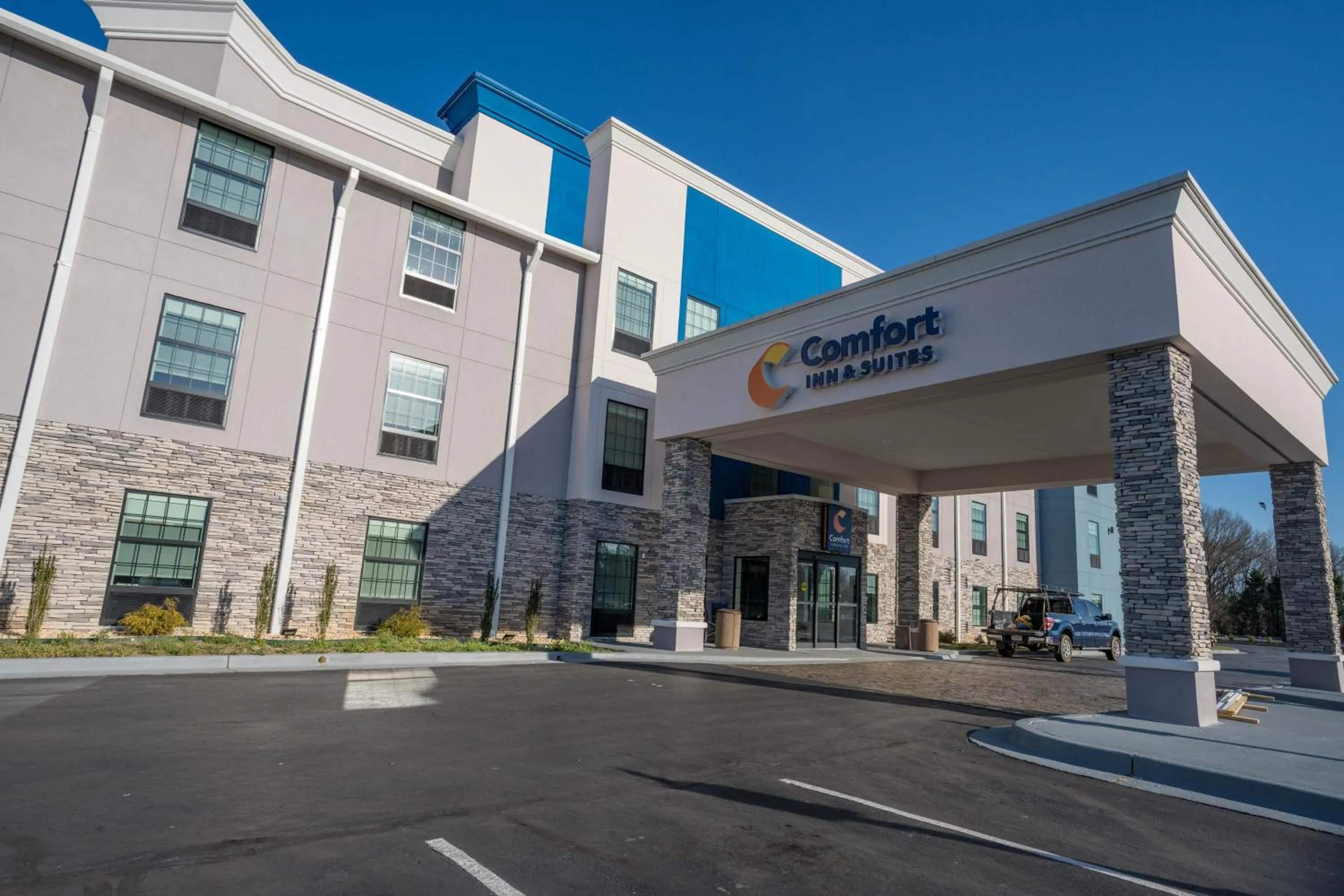 Property building in Comfort Inn & Suites River City Decatur