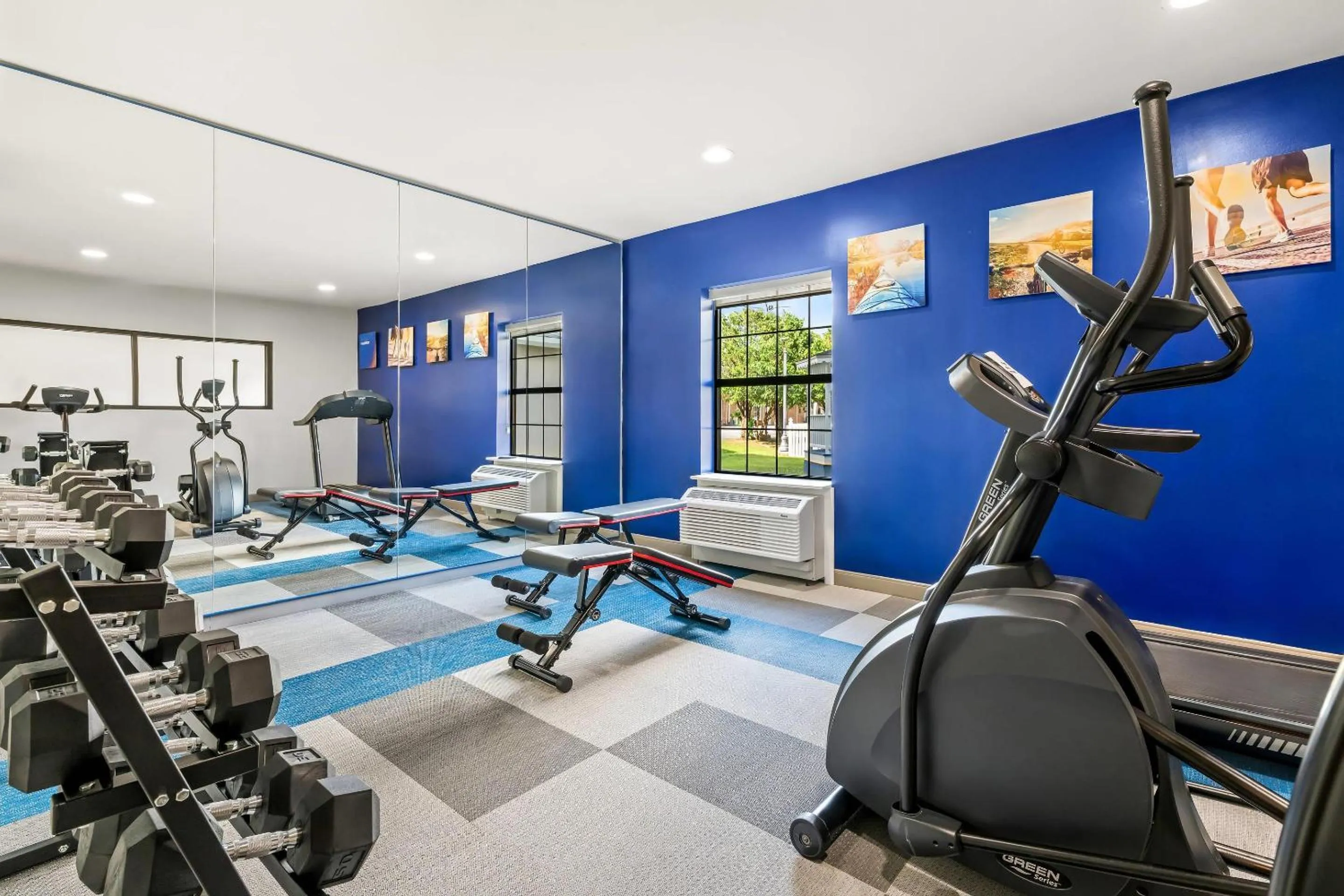 Fitness centre/facilities in Comfort Inn & Suites River City Decatur