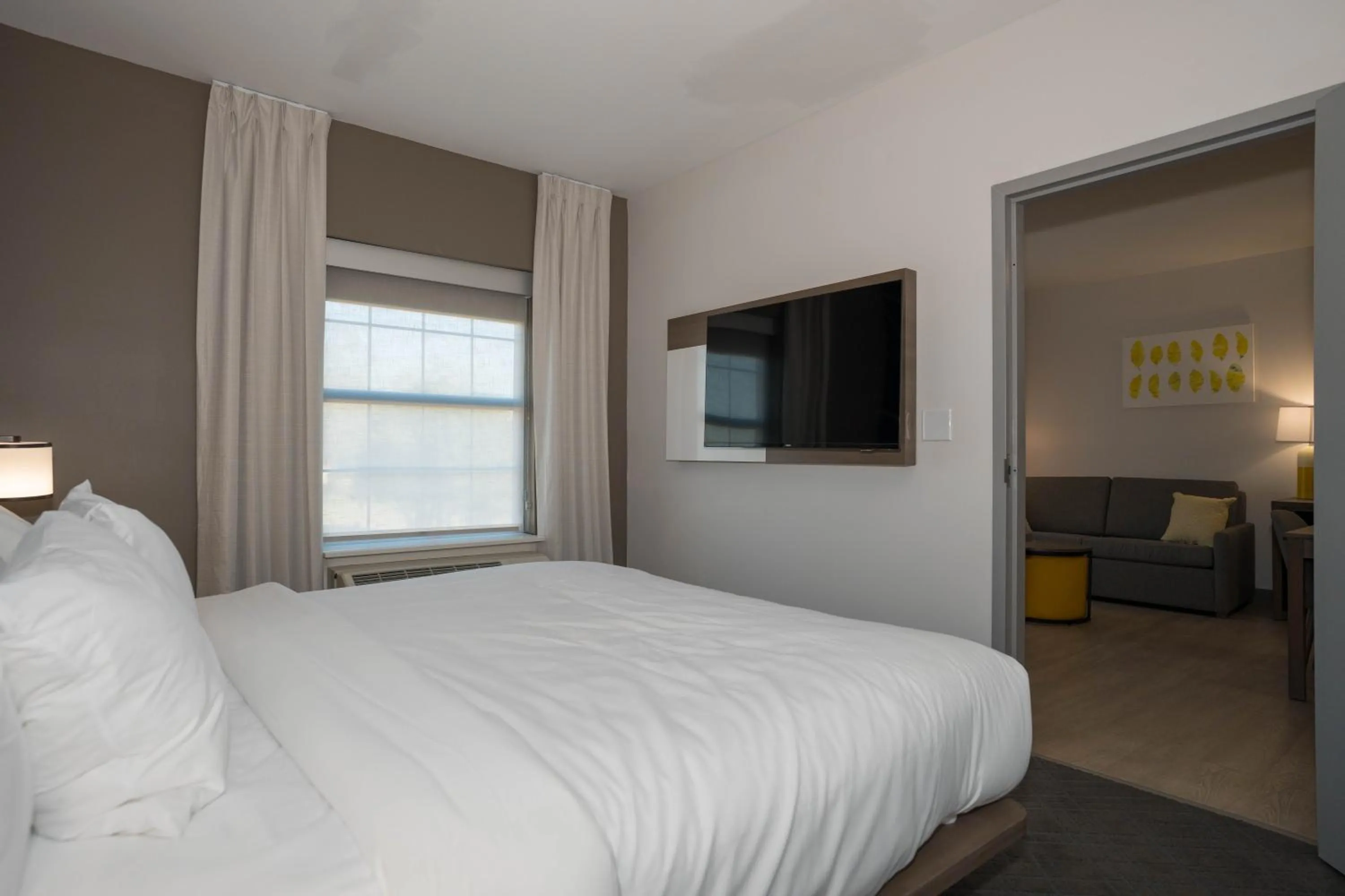 Bed in Comfort Inn & Suites River City Decatur