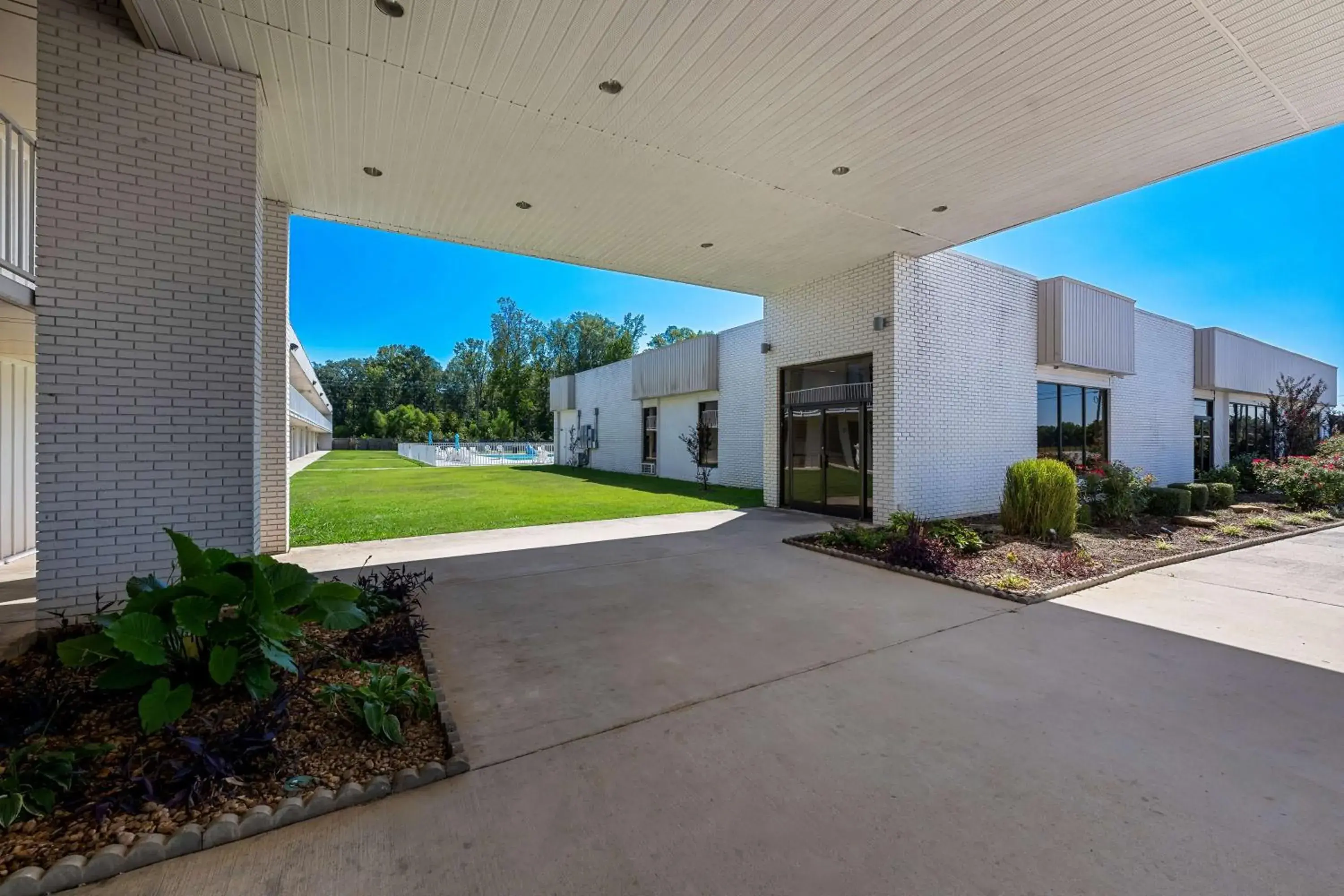 Property building in Americas Best Value Inn Hamilton Property building in Americas Best Value Inn Hamilton