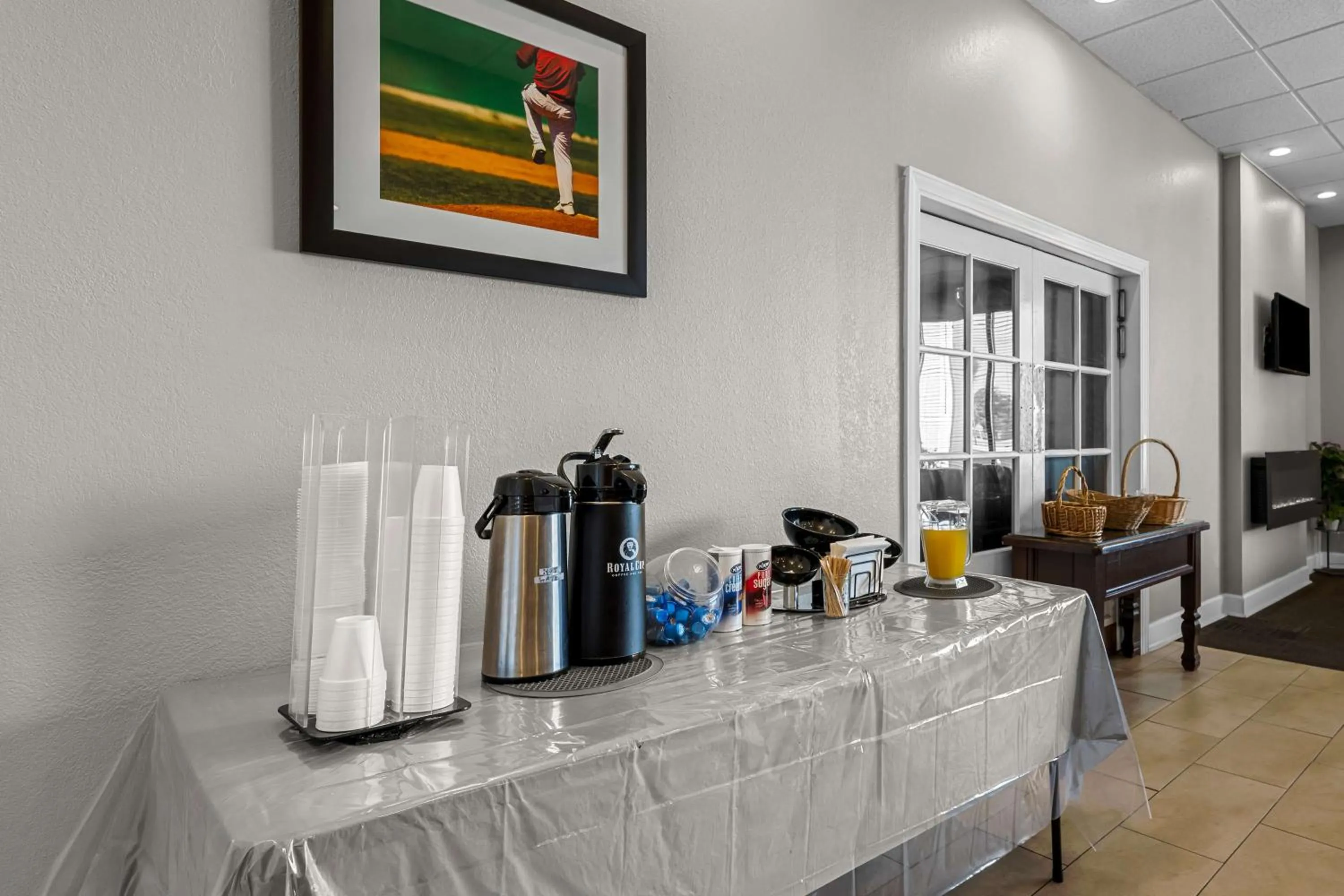 Breakfast in Motel 6-Hamilton, AL