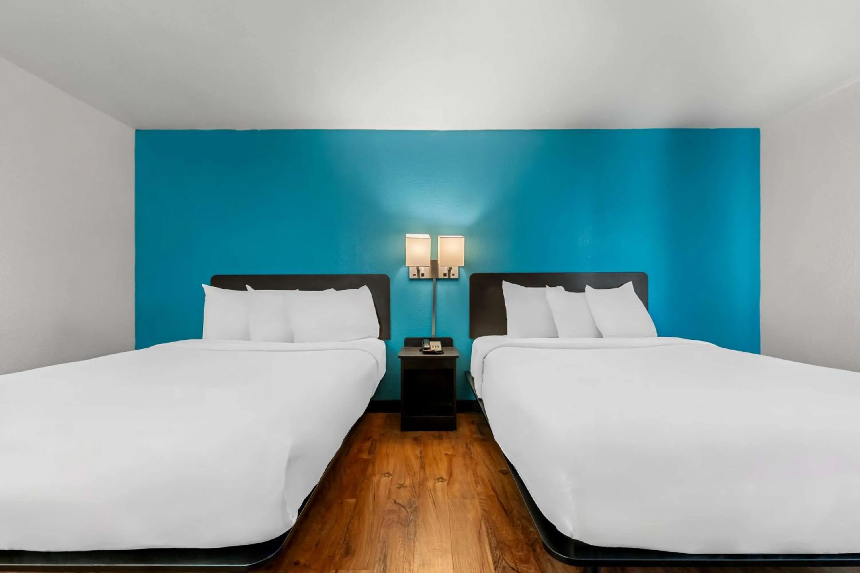 Bedroom, Bed in Motel 6-Hamilton, AL