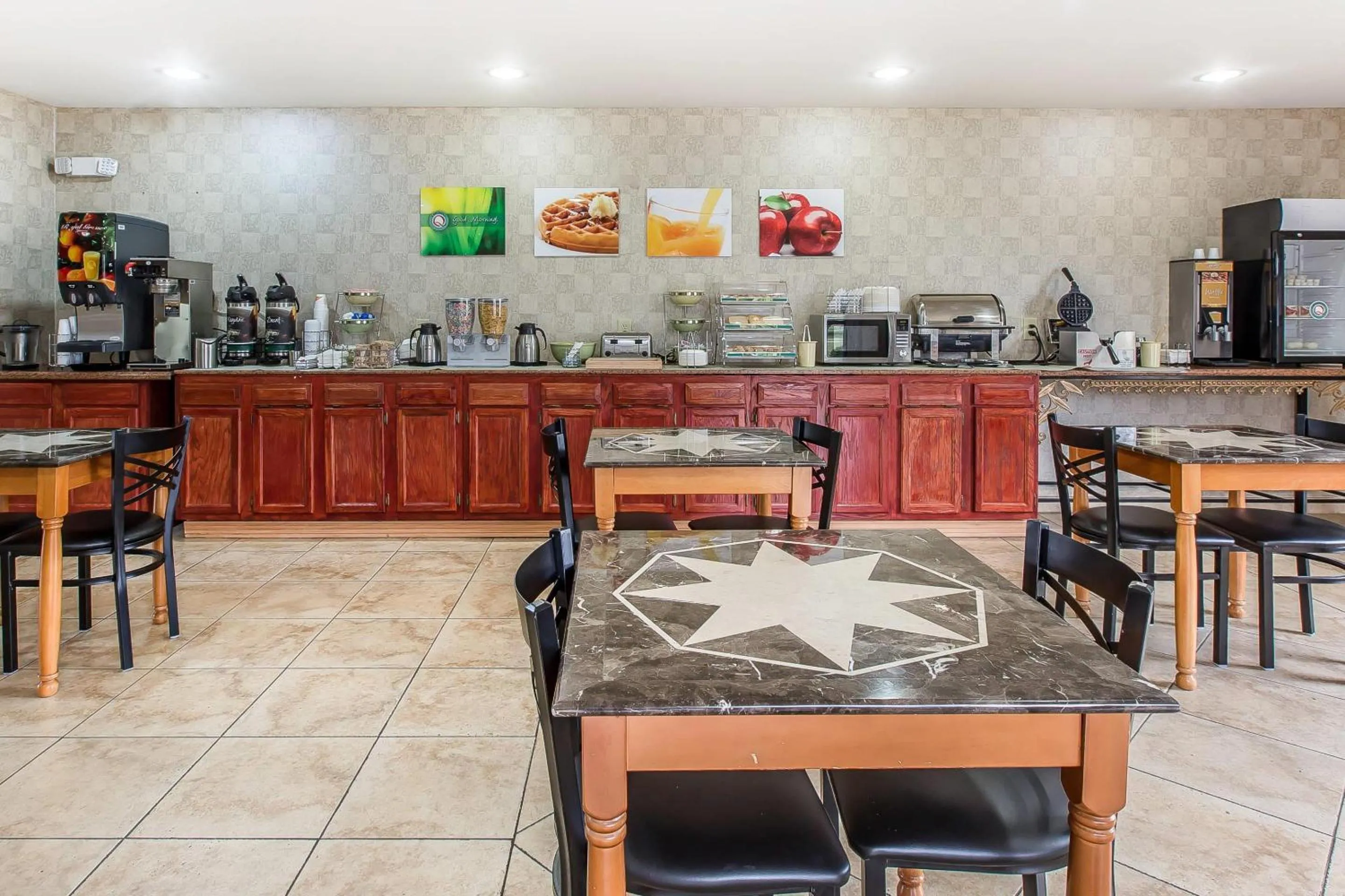 Breakfast in Quality Inn Hanceville US Hwy 31