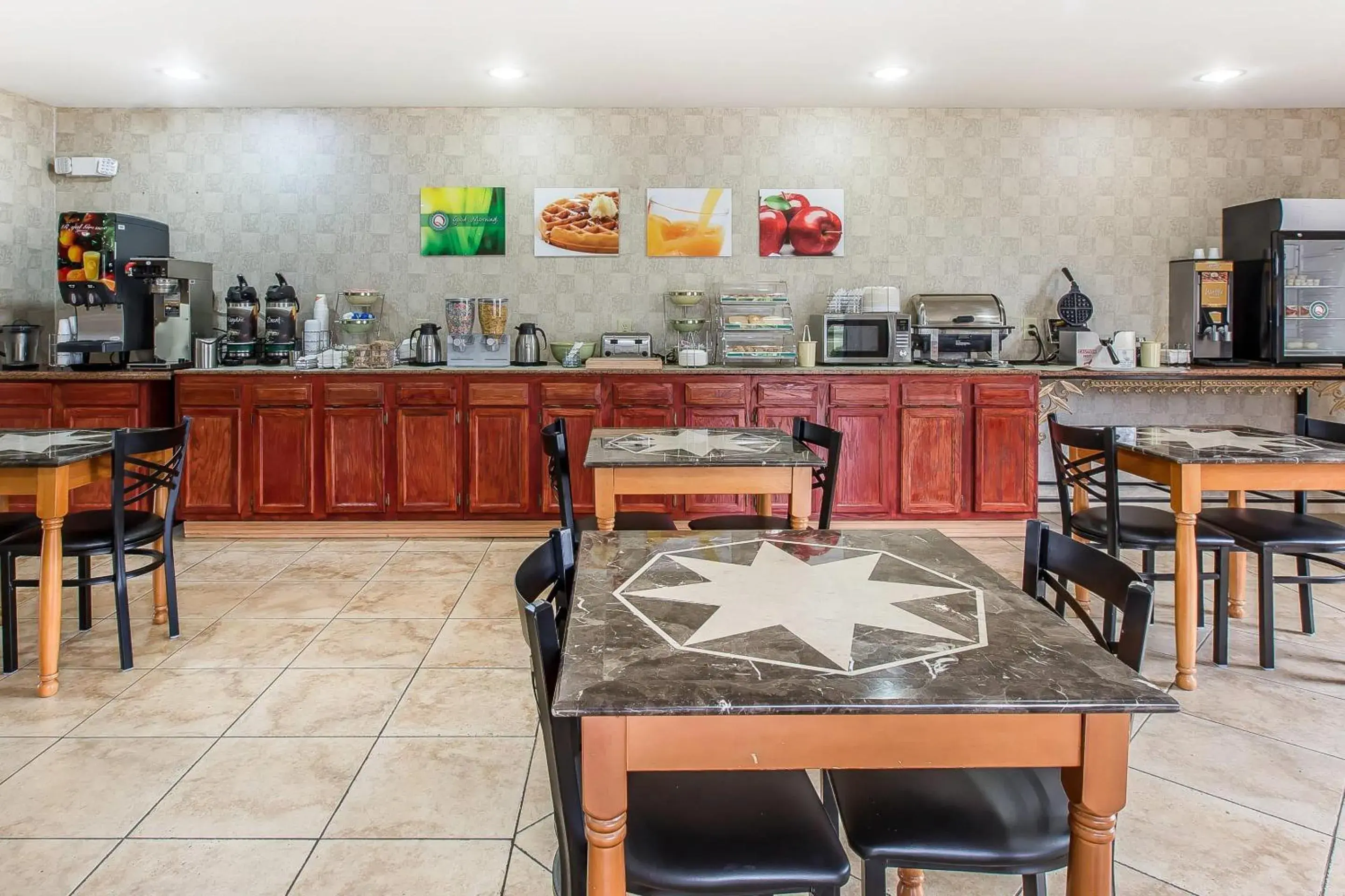 Breakfast in Quality Inn Hanceville US Hwy 31 Breakfast in Quality Inn Hanceville US Hwy 31