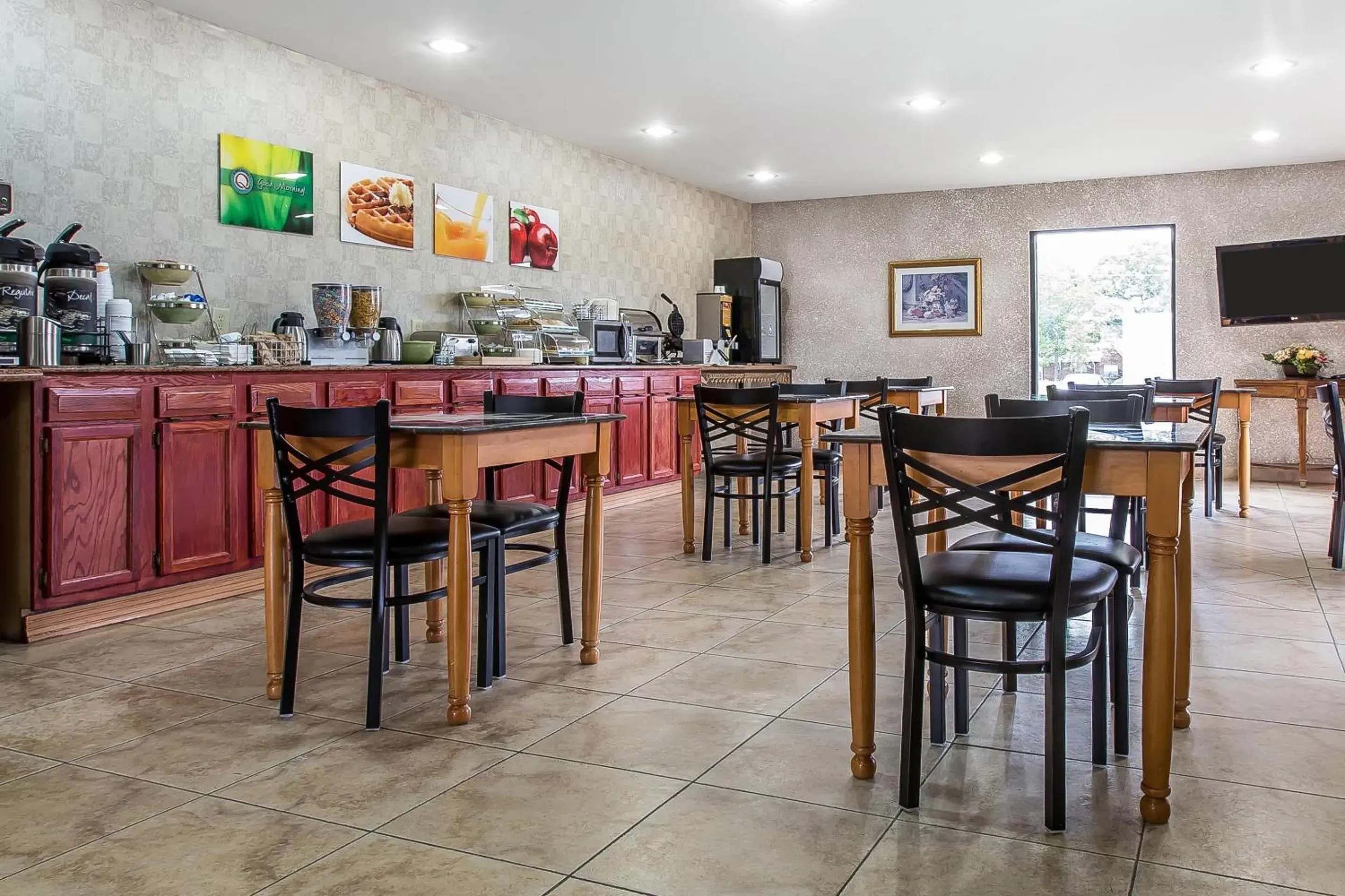 Breakfast in Quality Inn Hanceville US Hwy 31 Breakfast in Quality Inn Hanceville US Hwy 31