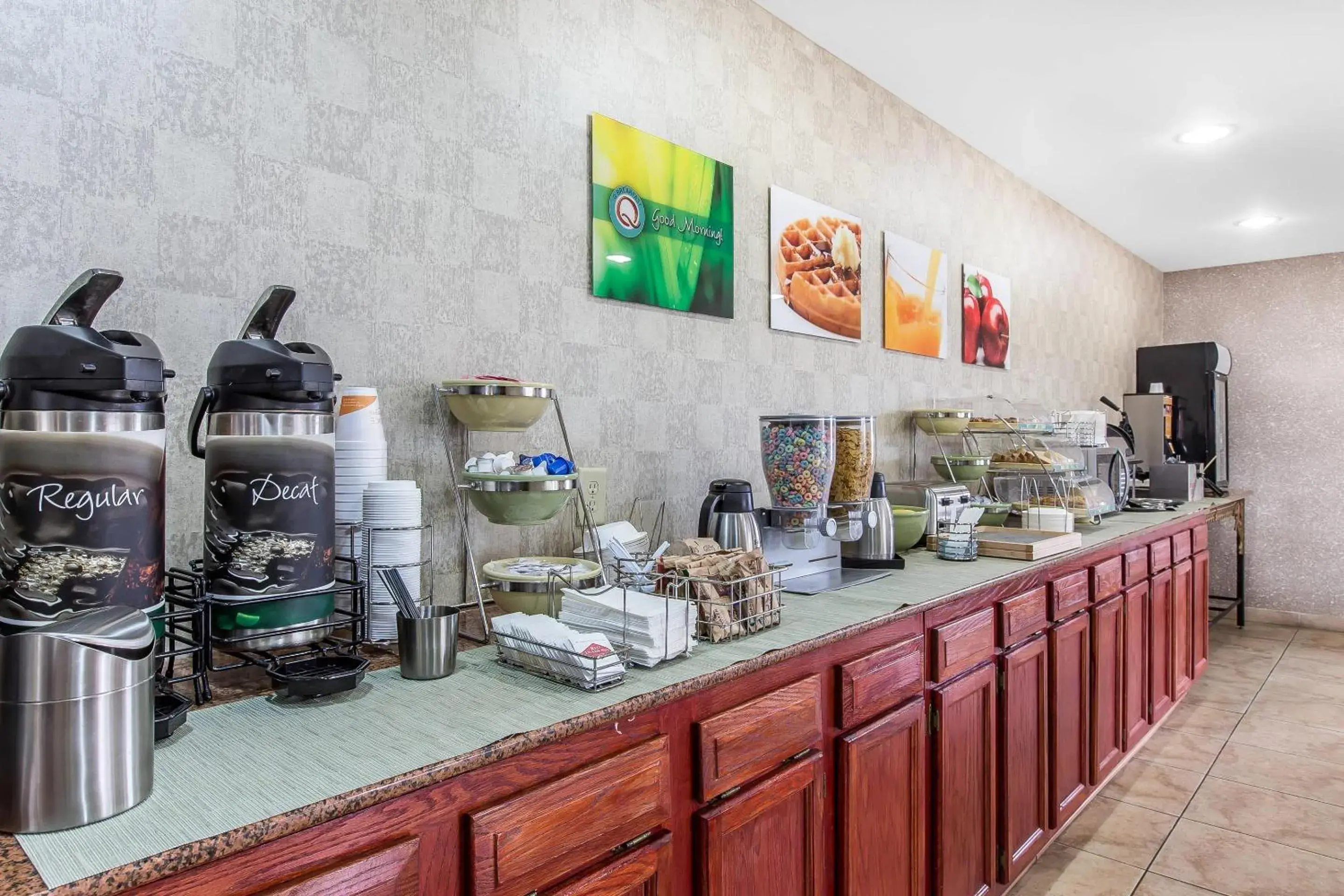 Breakfast in Quality Inn Hanceville US Hwy 31 Breakfast in Quality Inn Hanceville US Hwy 31