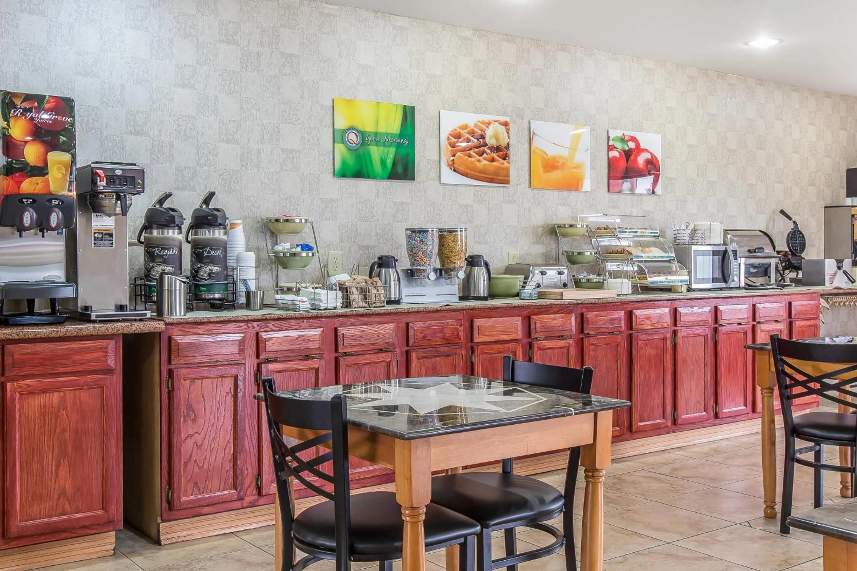 Breakfast in Quality Inn Hanceville US Hwy 31