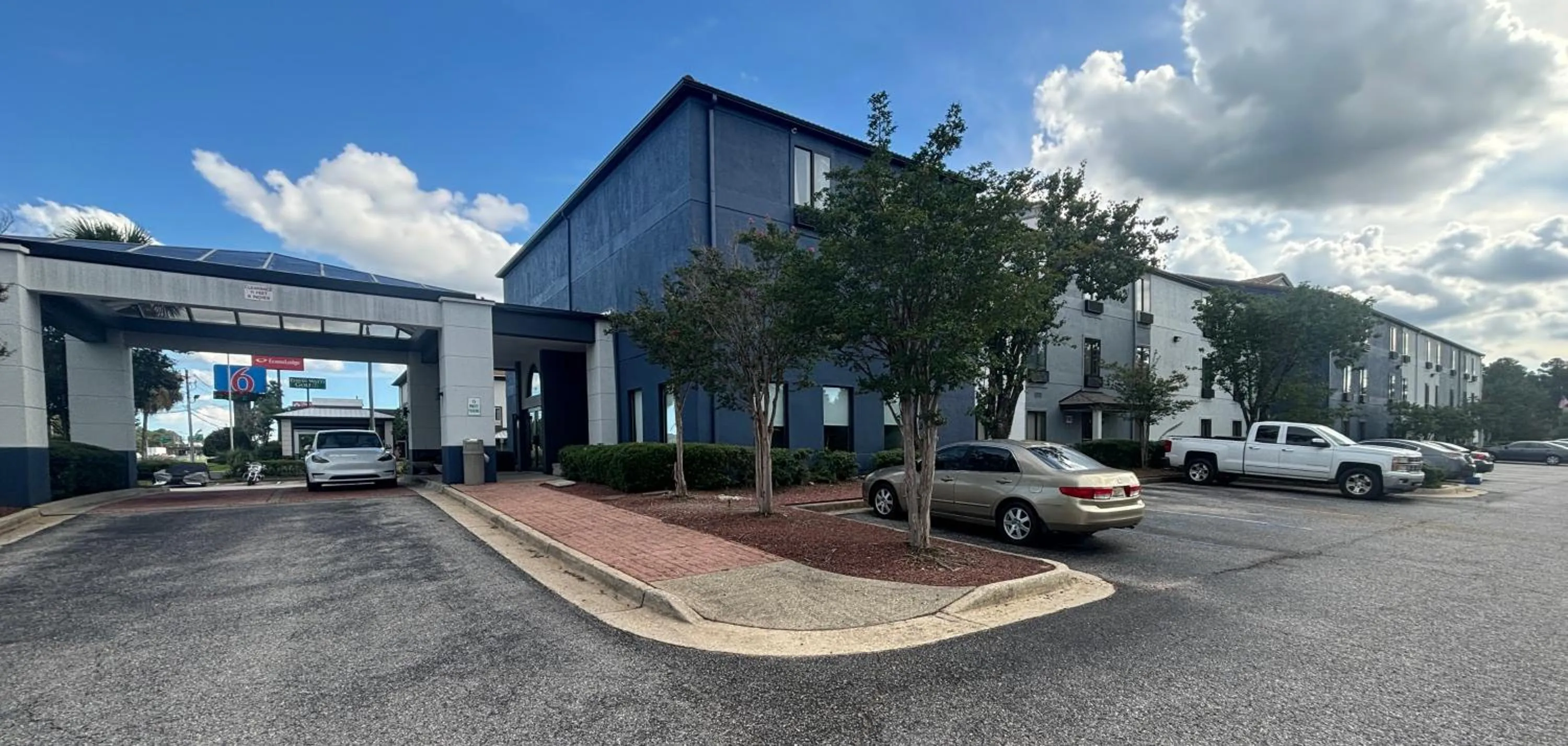 Property building in Quality Inn & Suites at Airport Blvd I-65