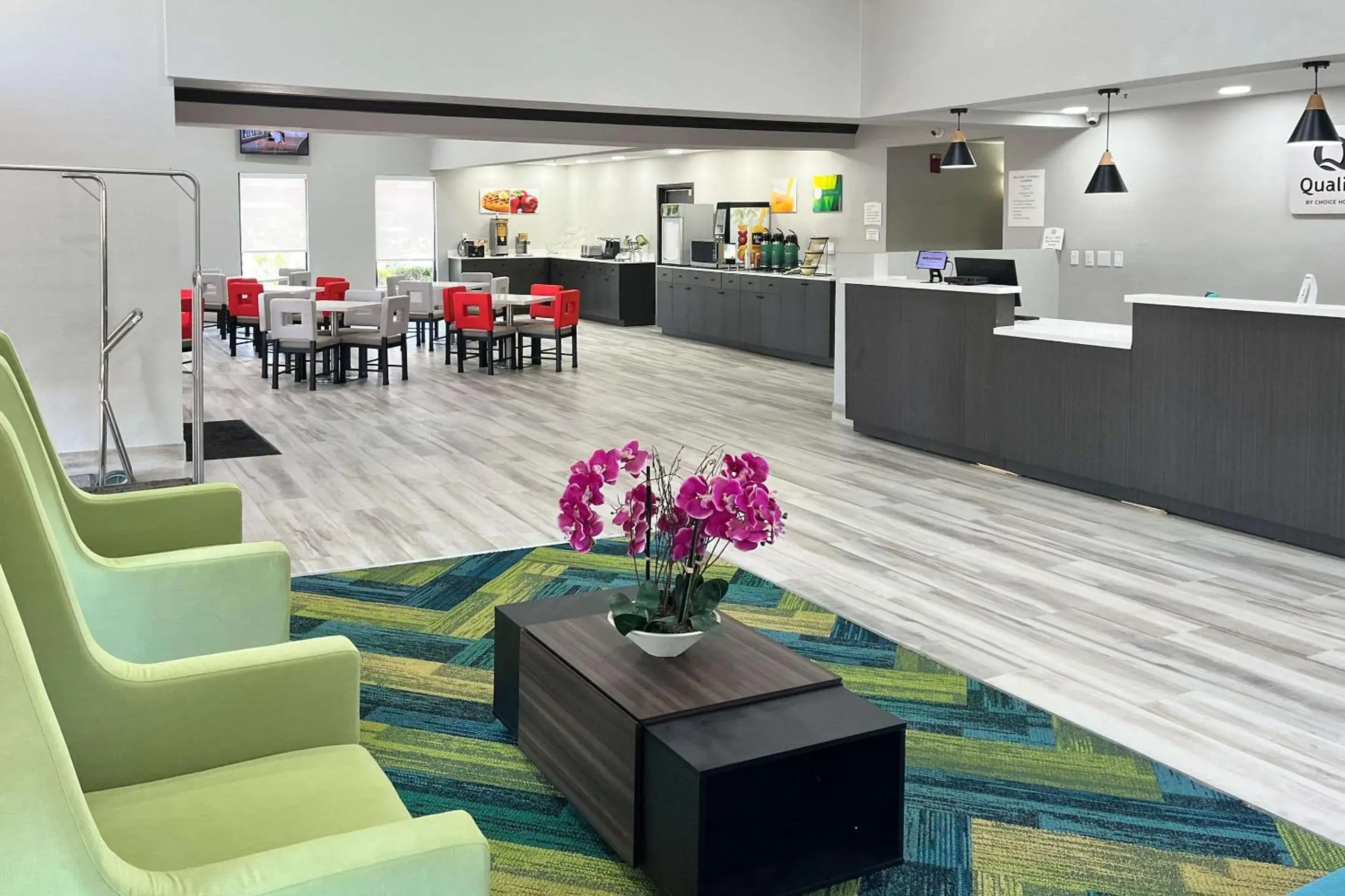 Lobby or reception in Quality Inn & Suites at Airport Blvd I-65 Lobby or reception in Quality Inn & Suites at Airport Blvd I-65