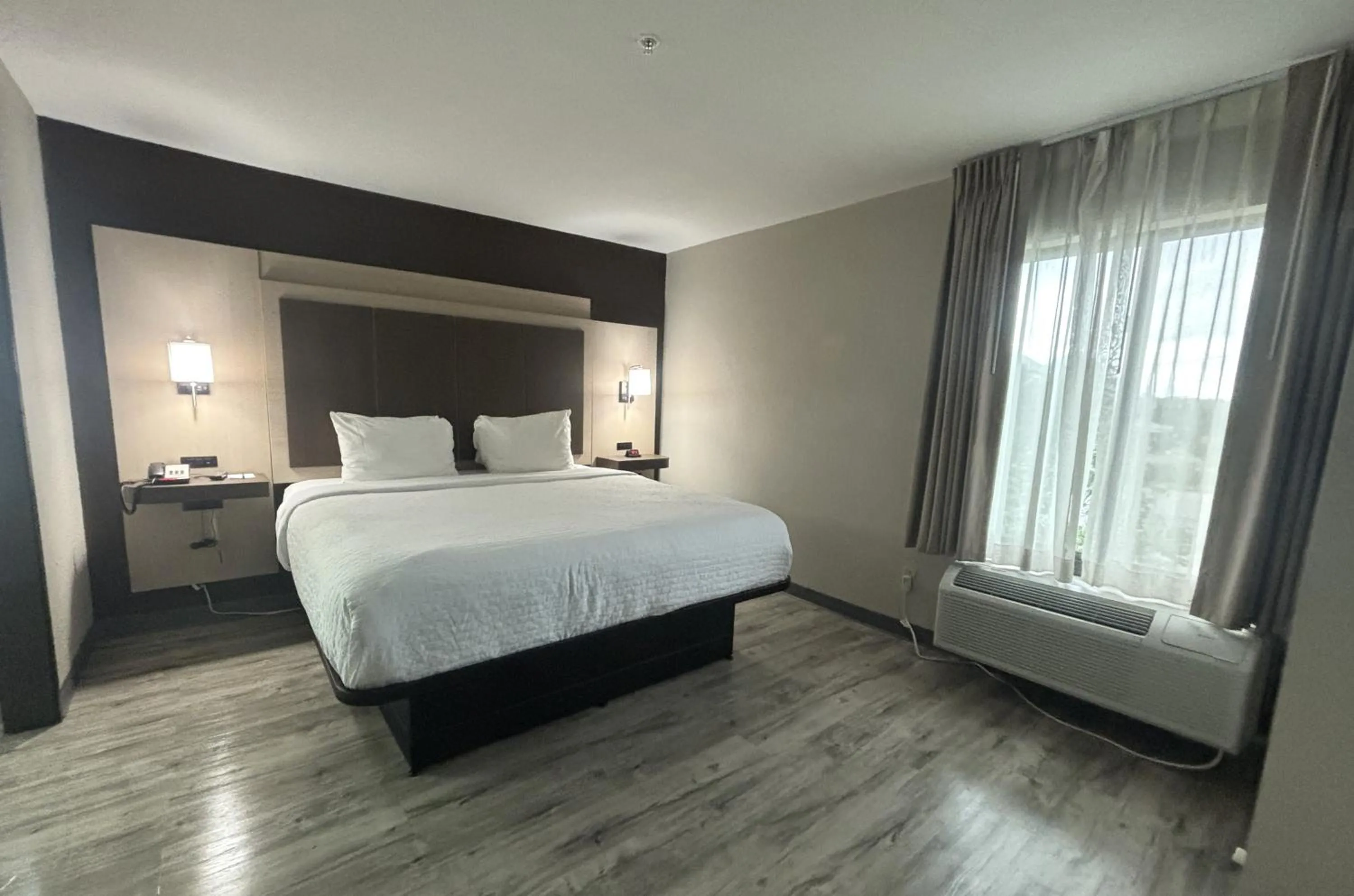 Bed in Quality Inn & Suites at Airport Blvd I-65