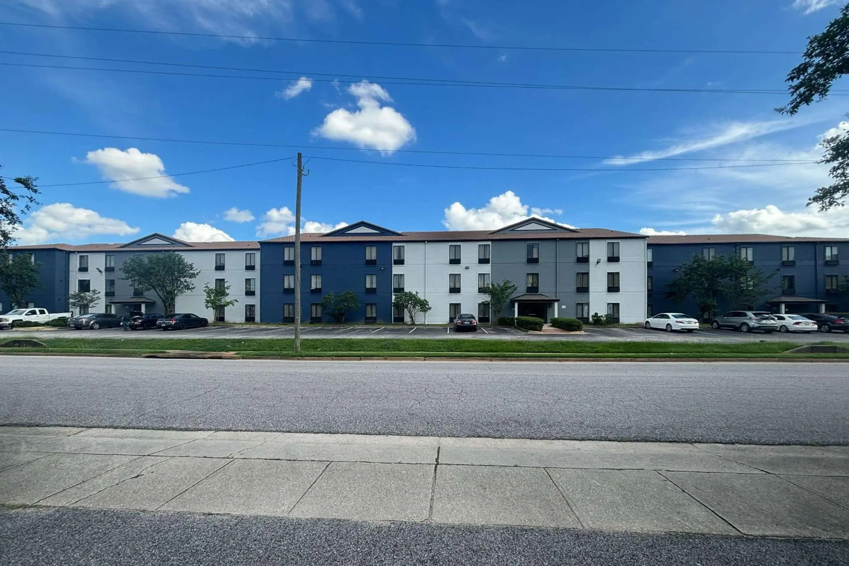 Property building in Quality Inn & Suites at Airport Blvd I-65 Property building in Quality Inn & Suites at Airport Blvd I-65