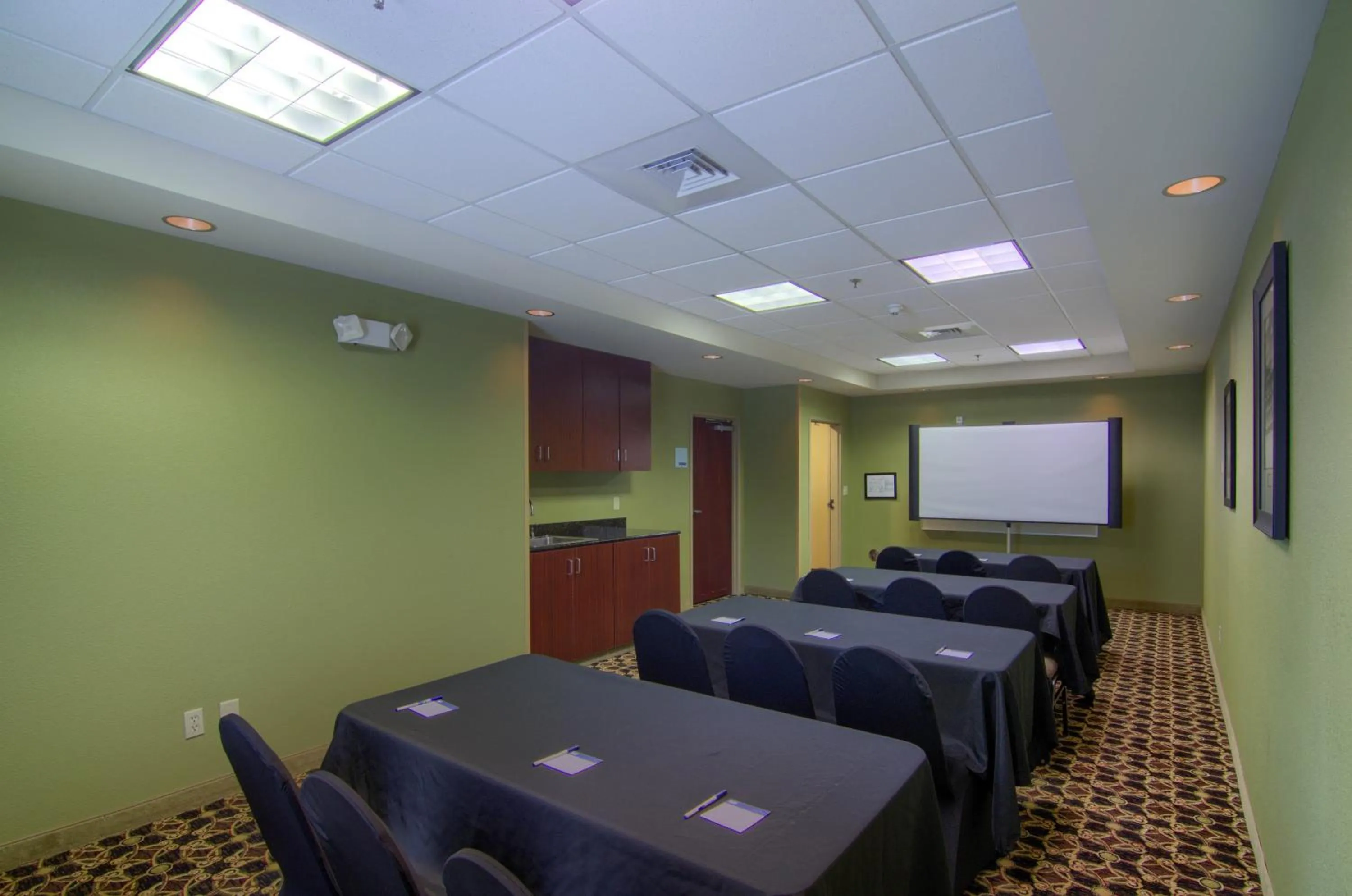 Meeting/conference room in Springdale Inn & Suites