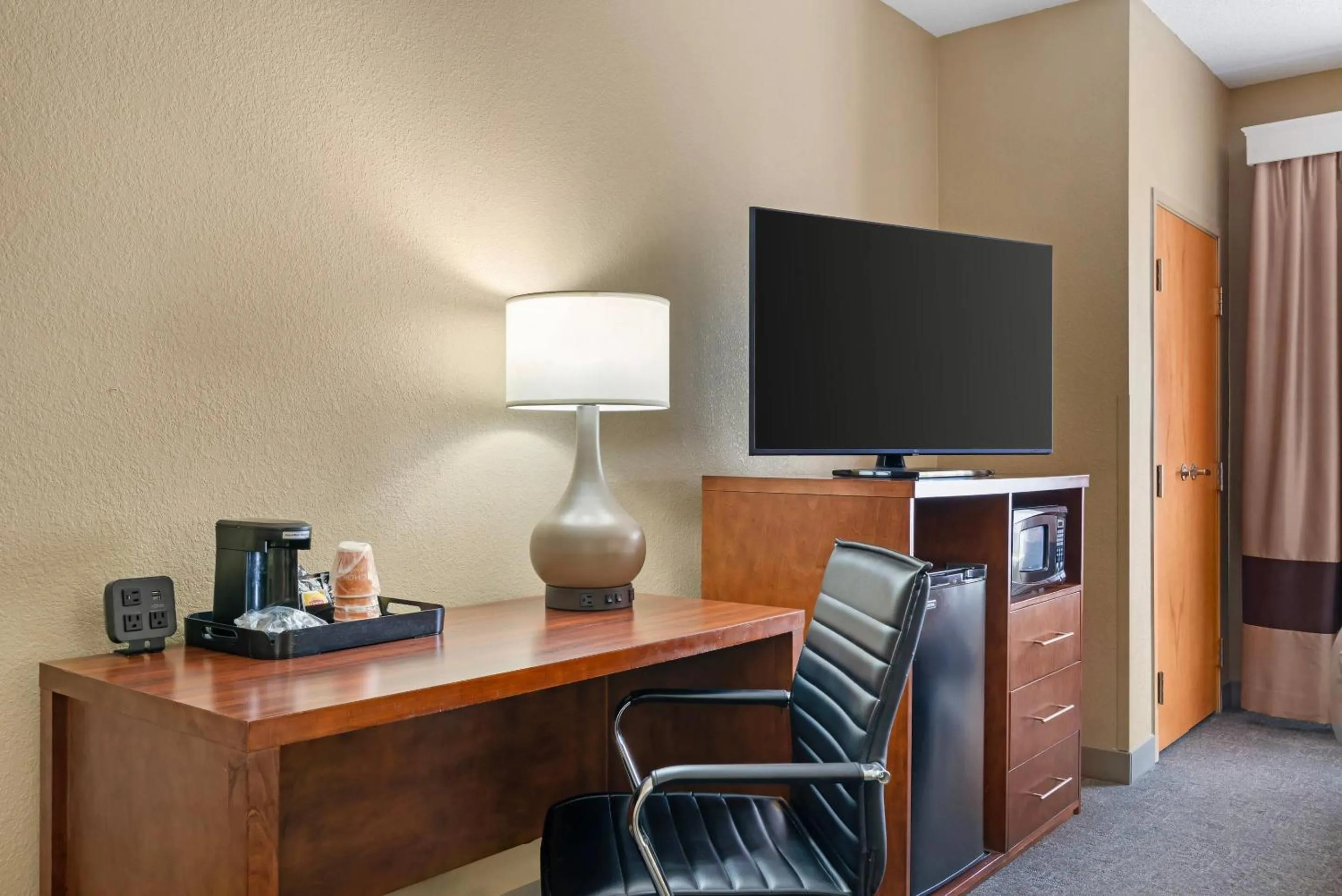 Bedroom in Comfort Suites Oxford I-20 exit 188