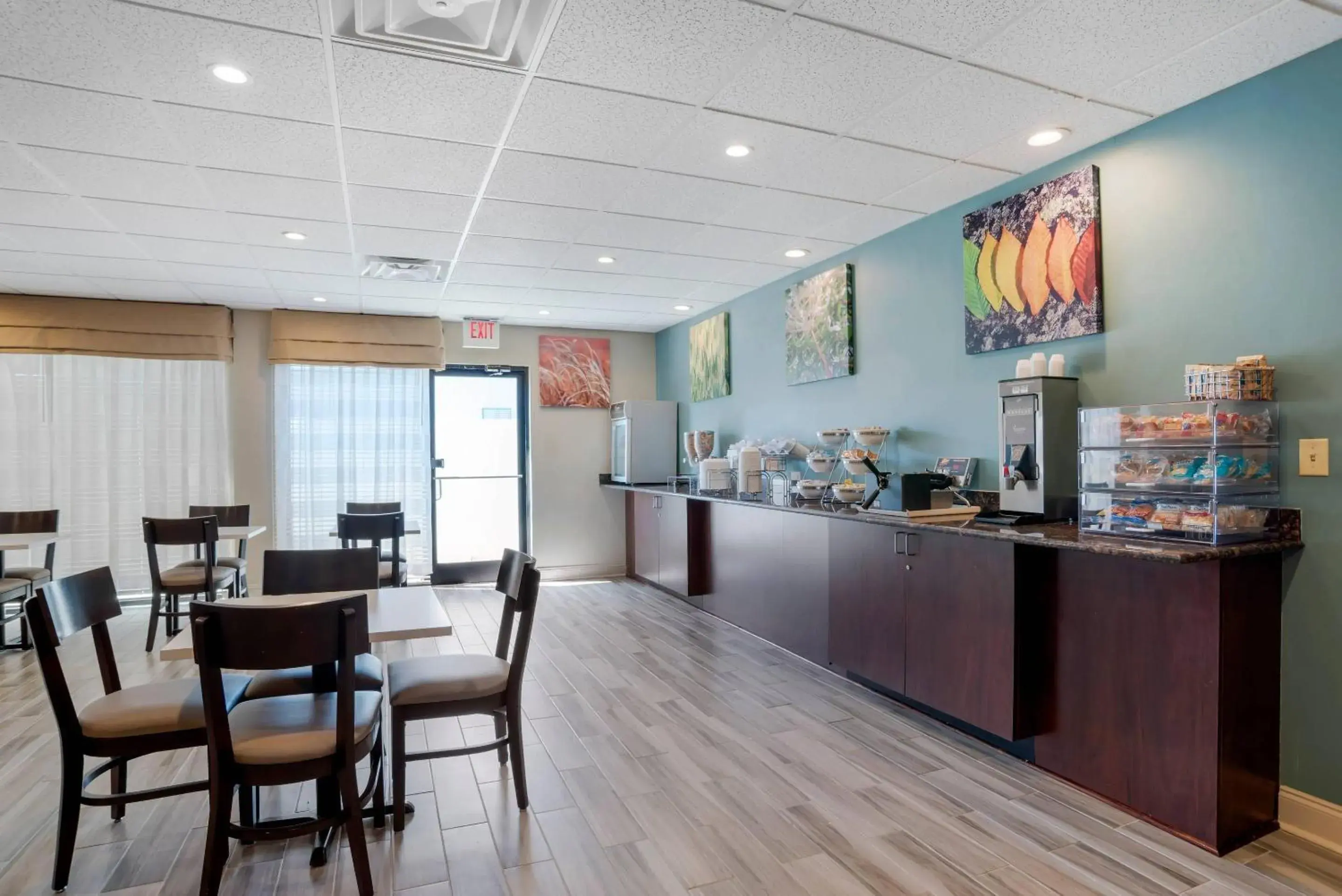 Breakfast in Sleep Inn & Suites Auburn Campus Area I-85 Breakfast in Sleep Inn & Suites Auburn Campus Area I-85