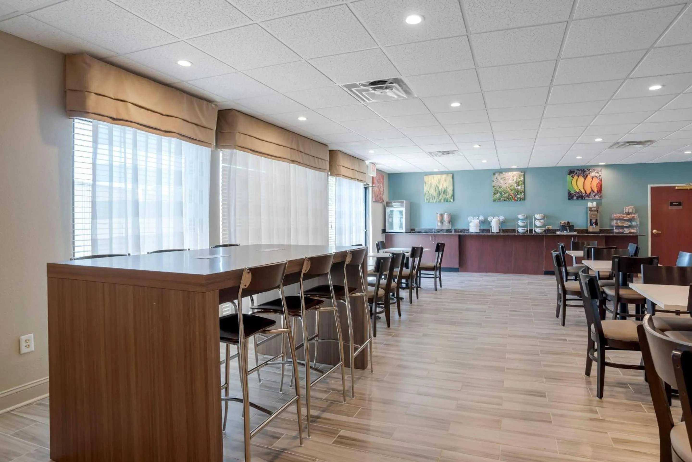 Breakfast in Sleep Inn & Suites Auburn Campus Area I-85