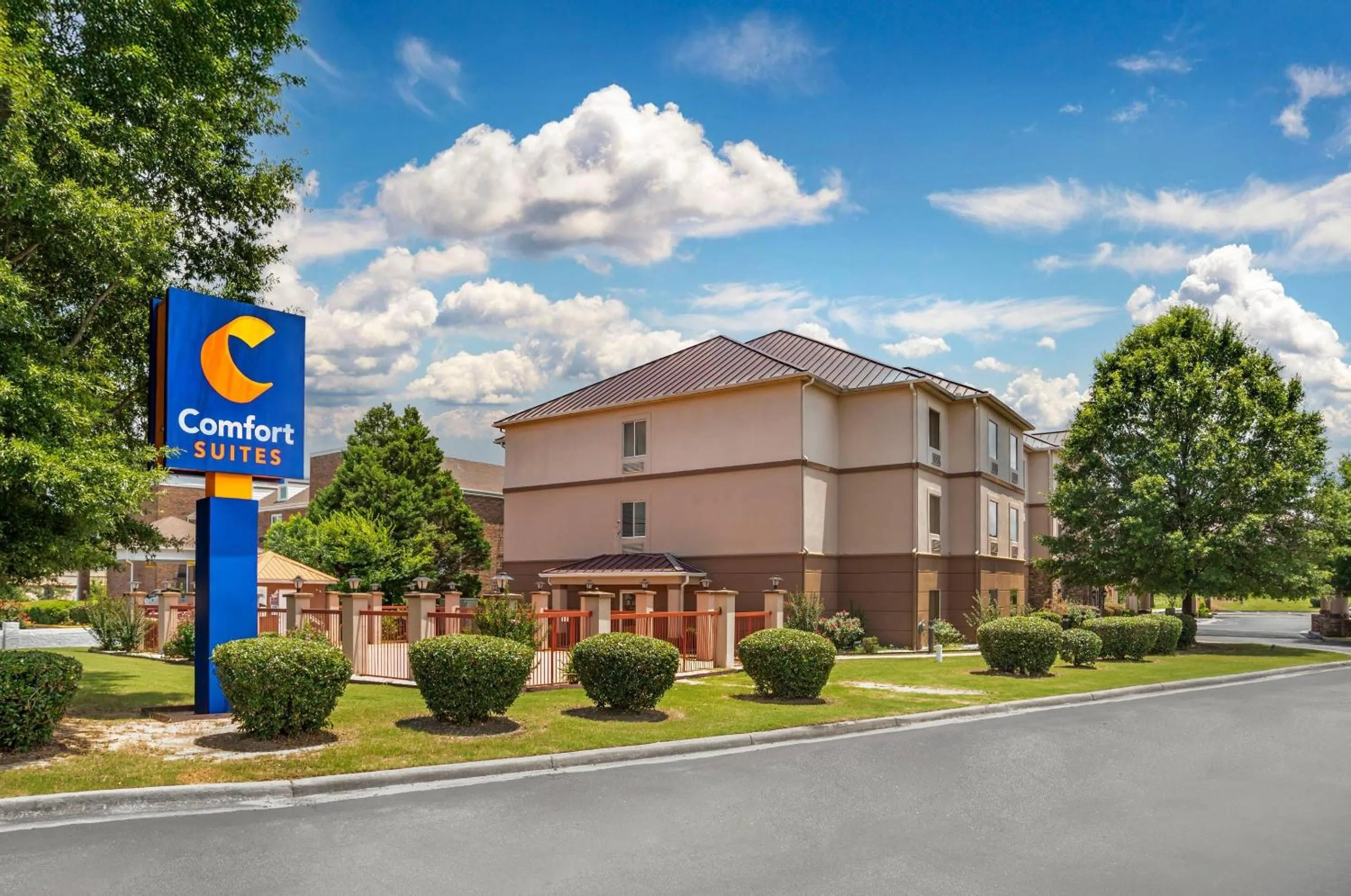 Property building in Comfort Suites Montgomery East Monticello Dr