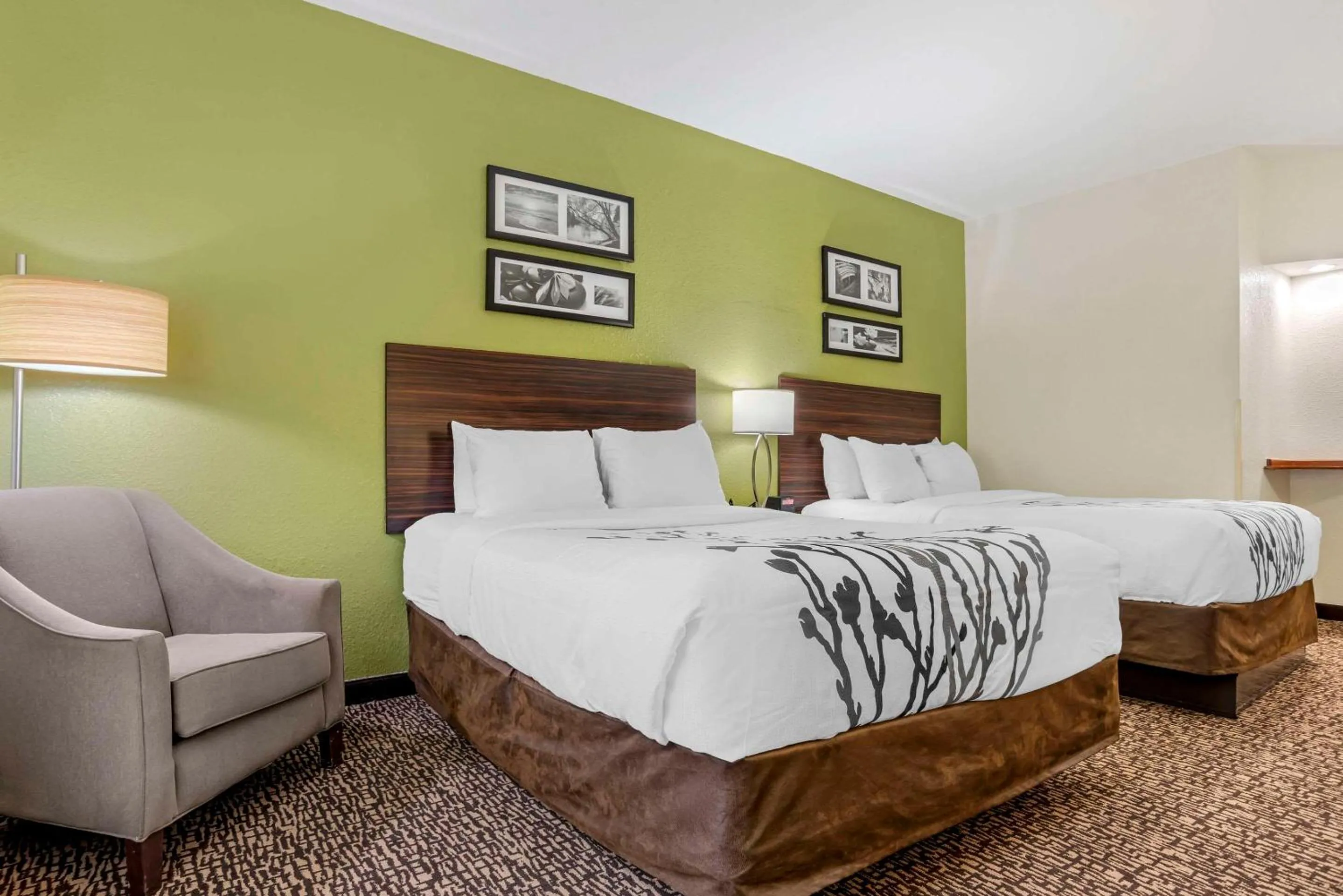 Bedroom, Bed in Sleep Inn & Suites Montgomery East I-85