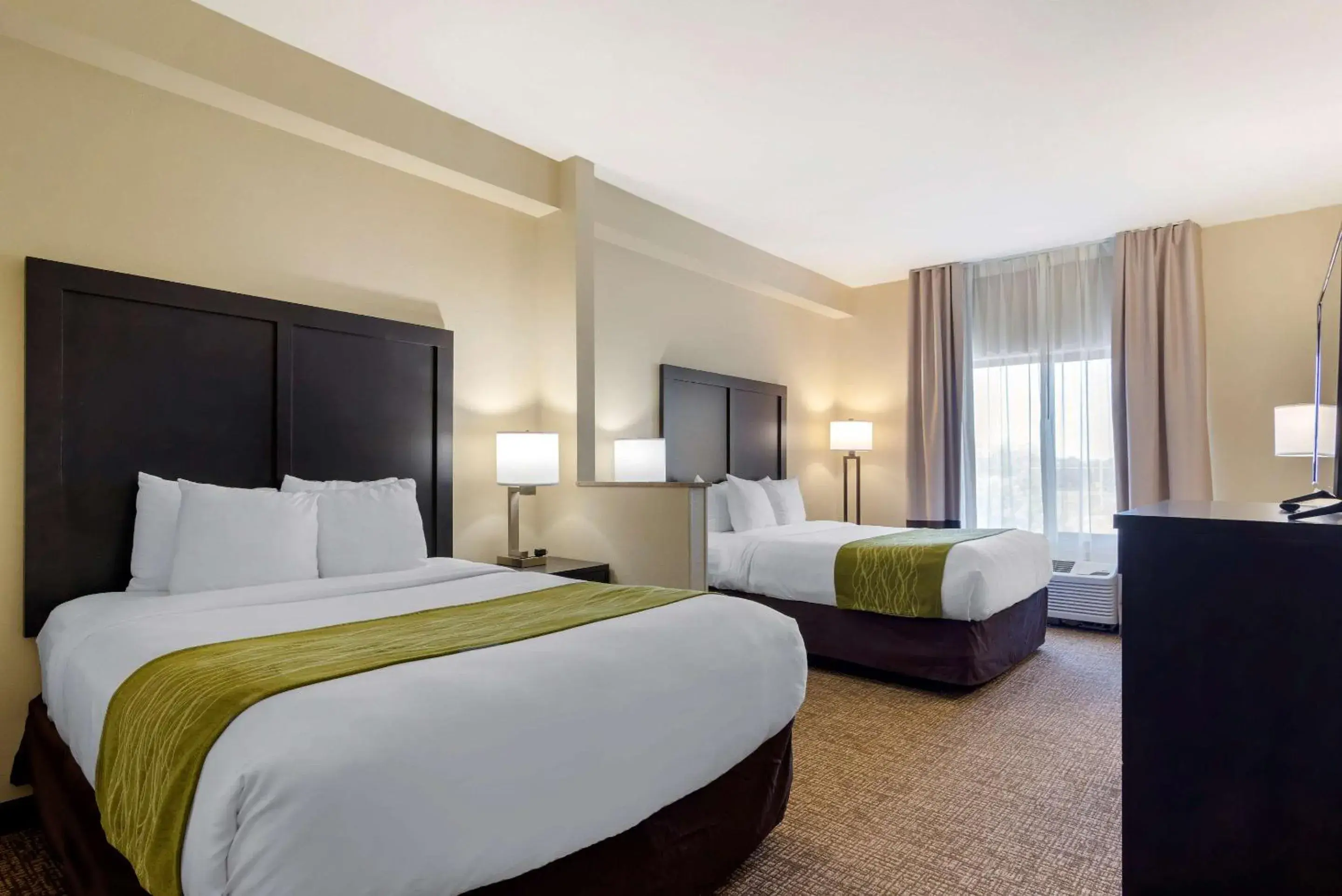 Photo of the whole room, Bed in Comfort Inn & Suites Montgomery Eastchase Photo of the whole room, Bed in Comfort Inn & Suites Montgomery Eastchase