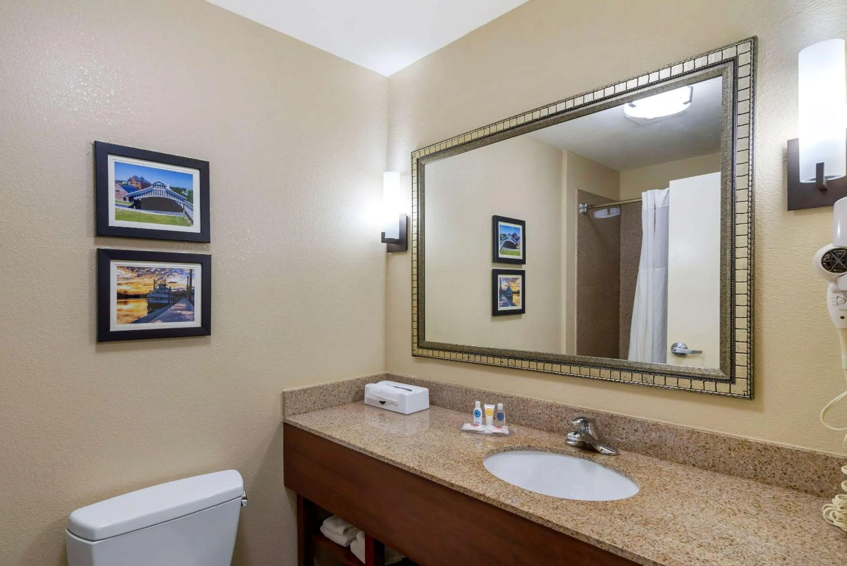 Bathroom in Comfort Inn & Suites Montgomery Eastchase